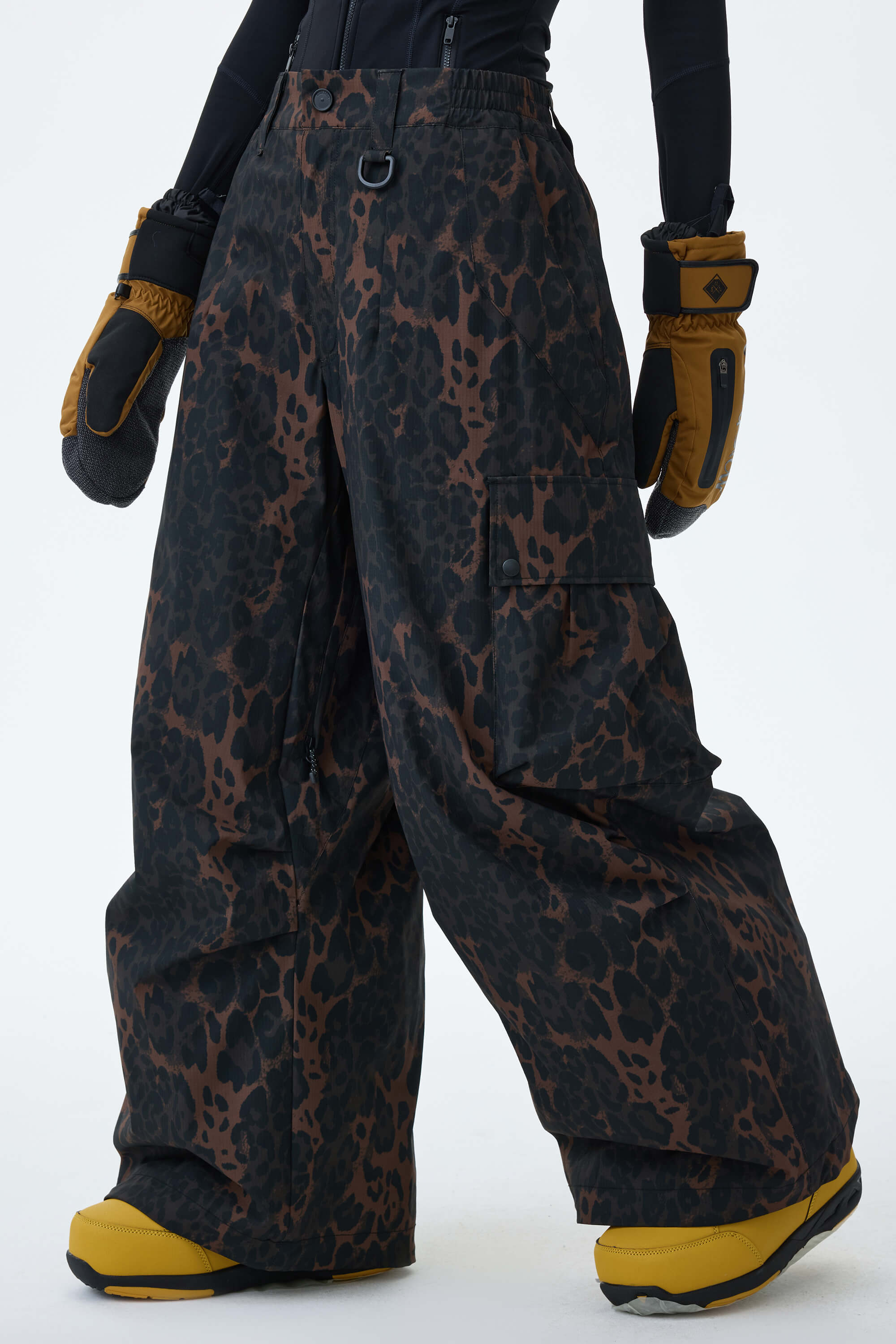 Women's Khaki Lightweight Inner Leg Vents Baggy Snow Pants – GSou Snow