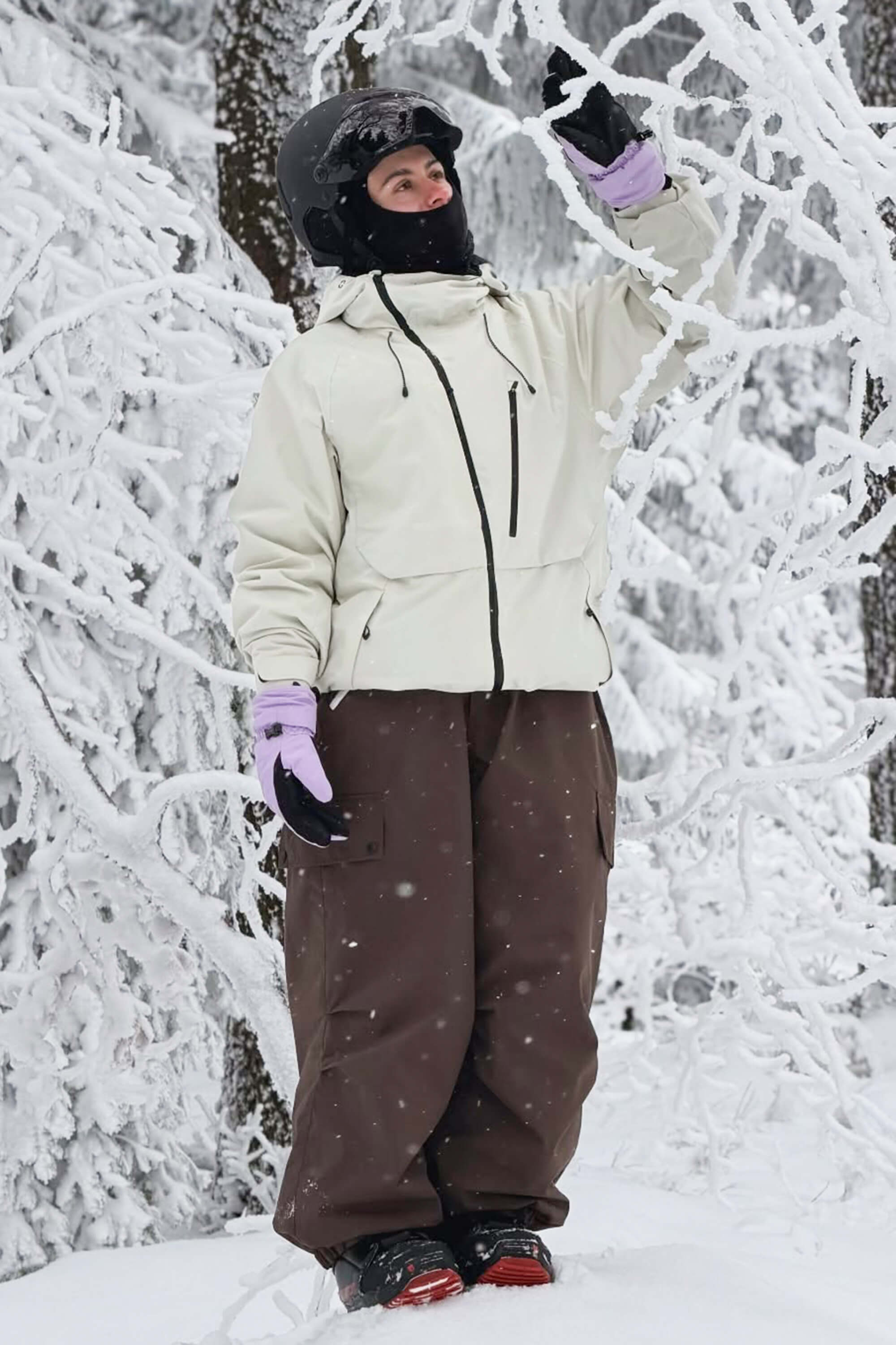 Women's Off White Face Vented Multi-pocket Fully Waterproof Snow
