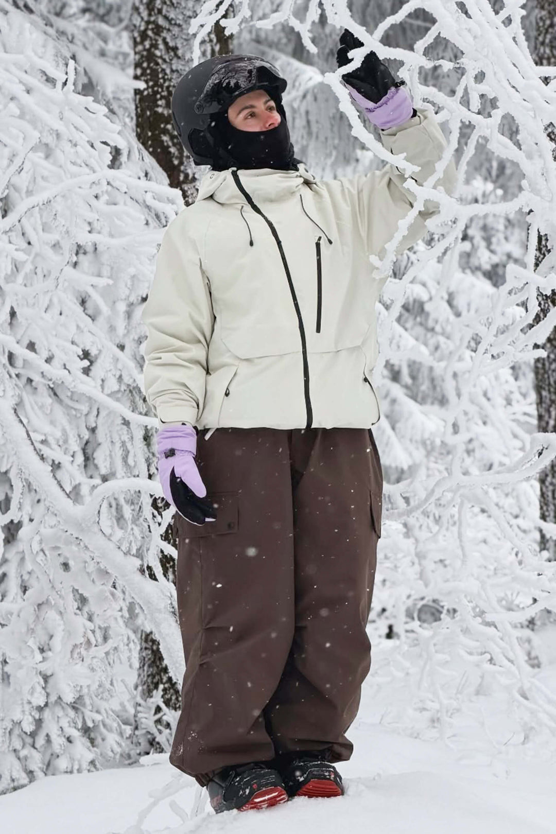 Dámska nepremokavá snehová bunda Off White Face s viacerými vreckami a vetraním