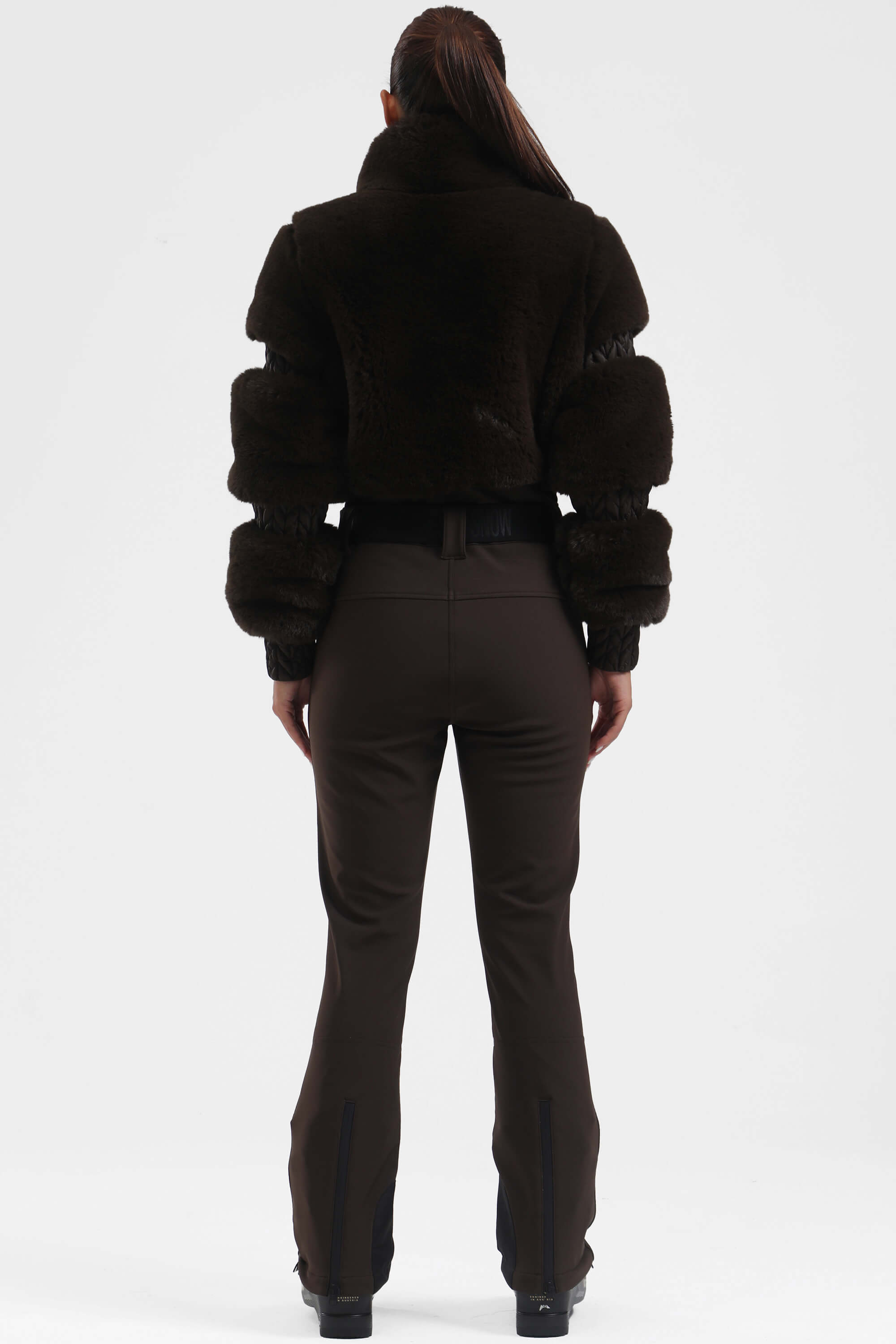 エレガントな女性用マゼンタ色フェイクファーワンピーススキースーツ