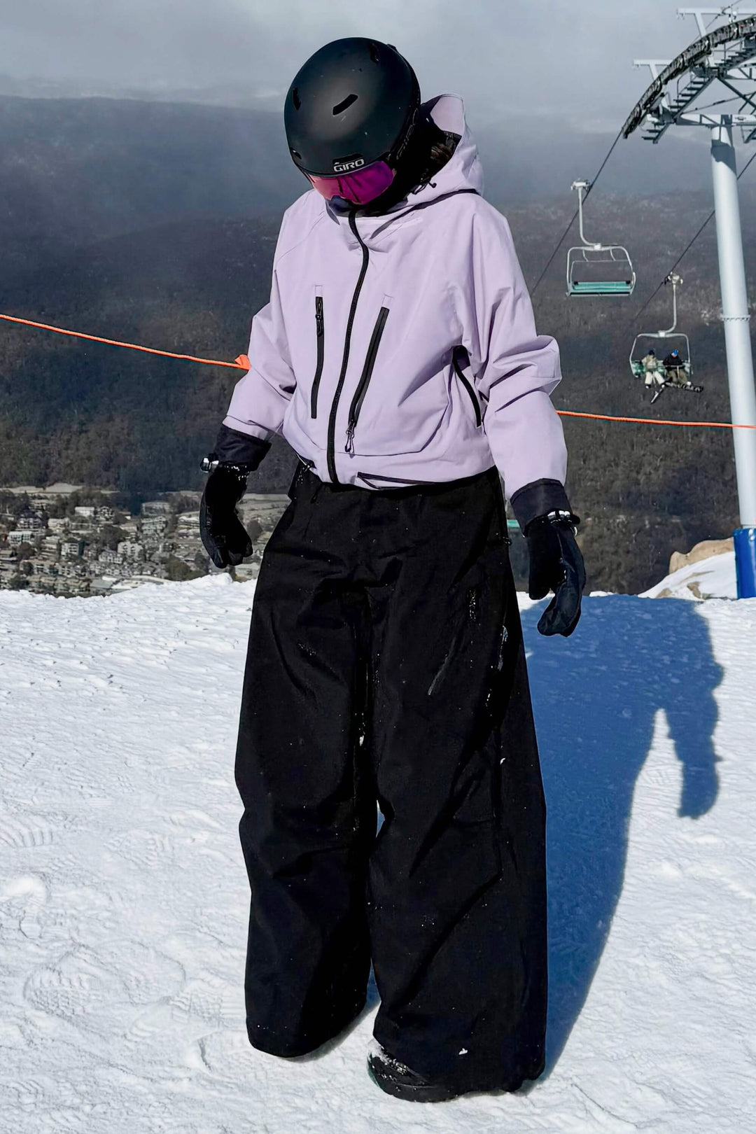 Lavendelfarbene, multifunktionale, wasserdichte und isolierte Schneejacke für Damen