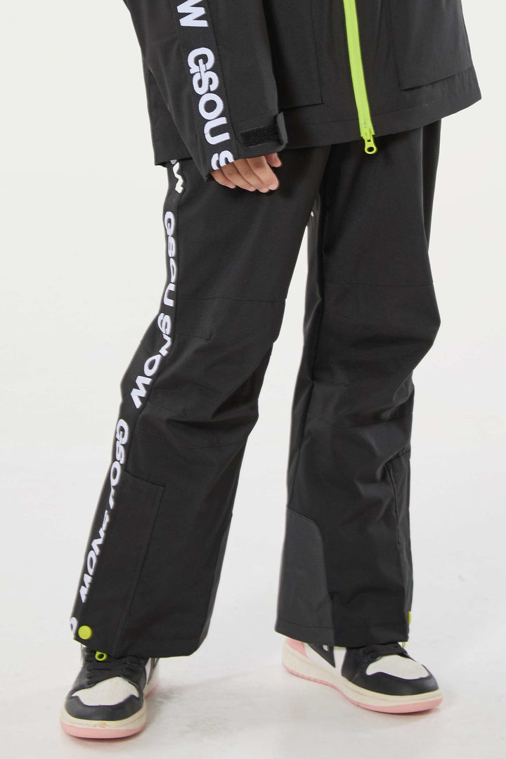 Marineblaue isolierte Schneehose mit Hosenträgern für Kinder 