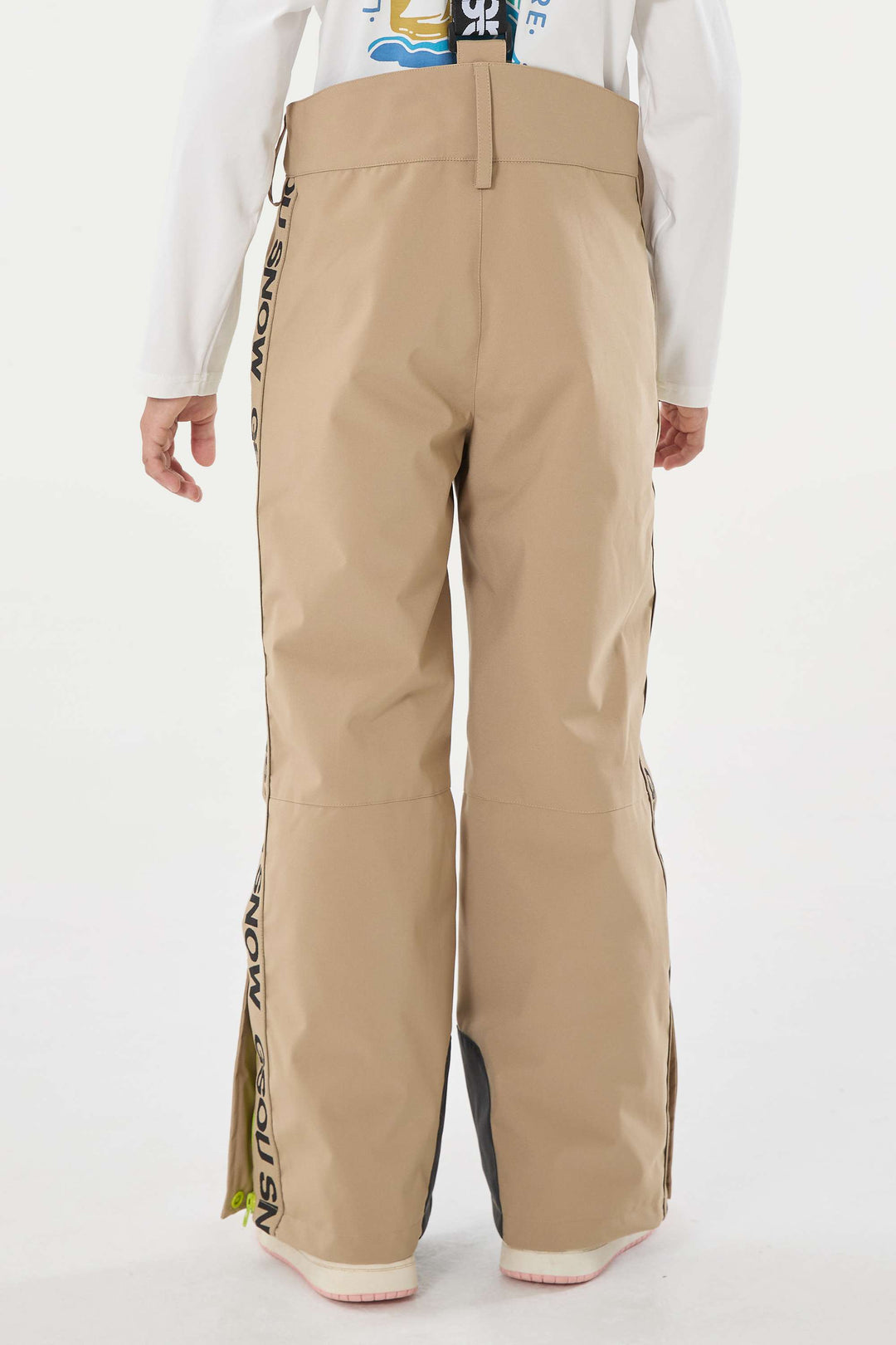 Marineblaue isolierte Schneehose mit Hosenträgern für Kinder 