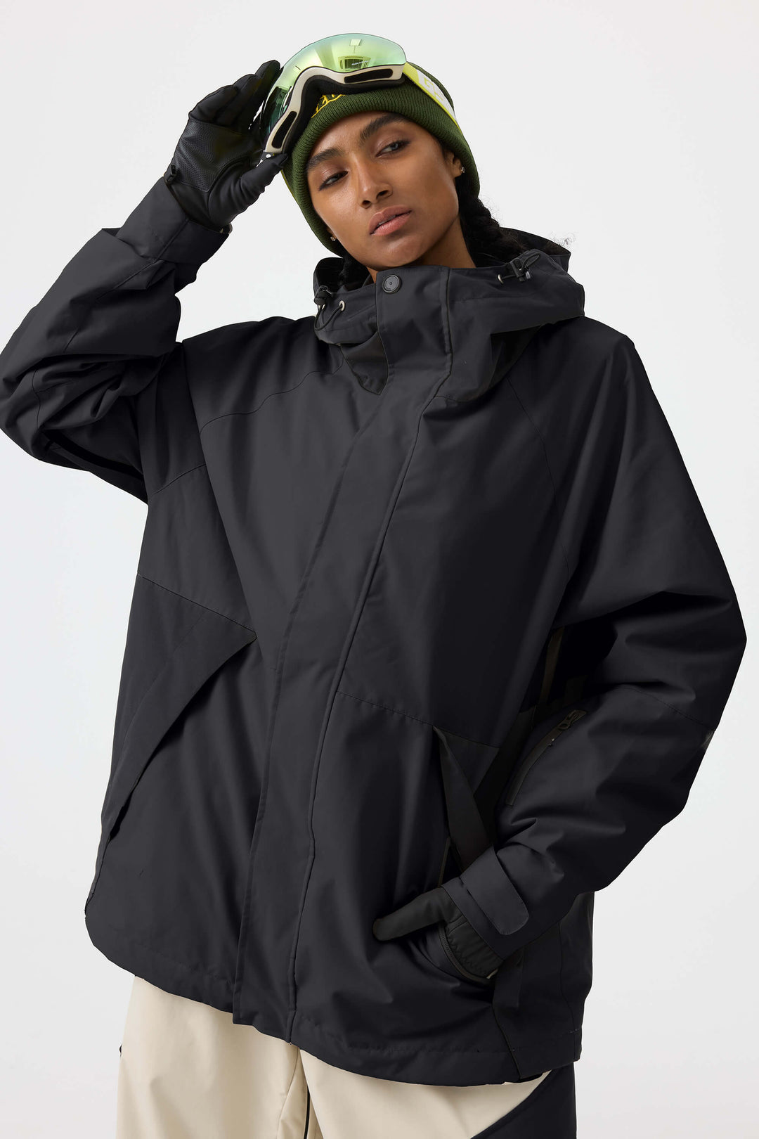 Kaffeefarbene Schneejacke für Damen mit Raglanärmeln und Farbblockdesign, wasserdicht und atmungsaktiv 