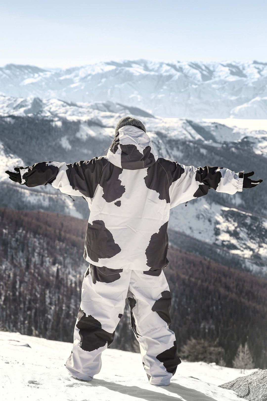 Damen-Schneejacke mit Kuhmuster, doppelter Belüftung, minimalistischem Design, wasserdicht und isoliert