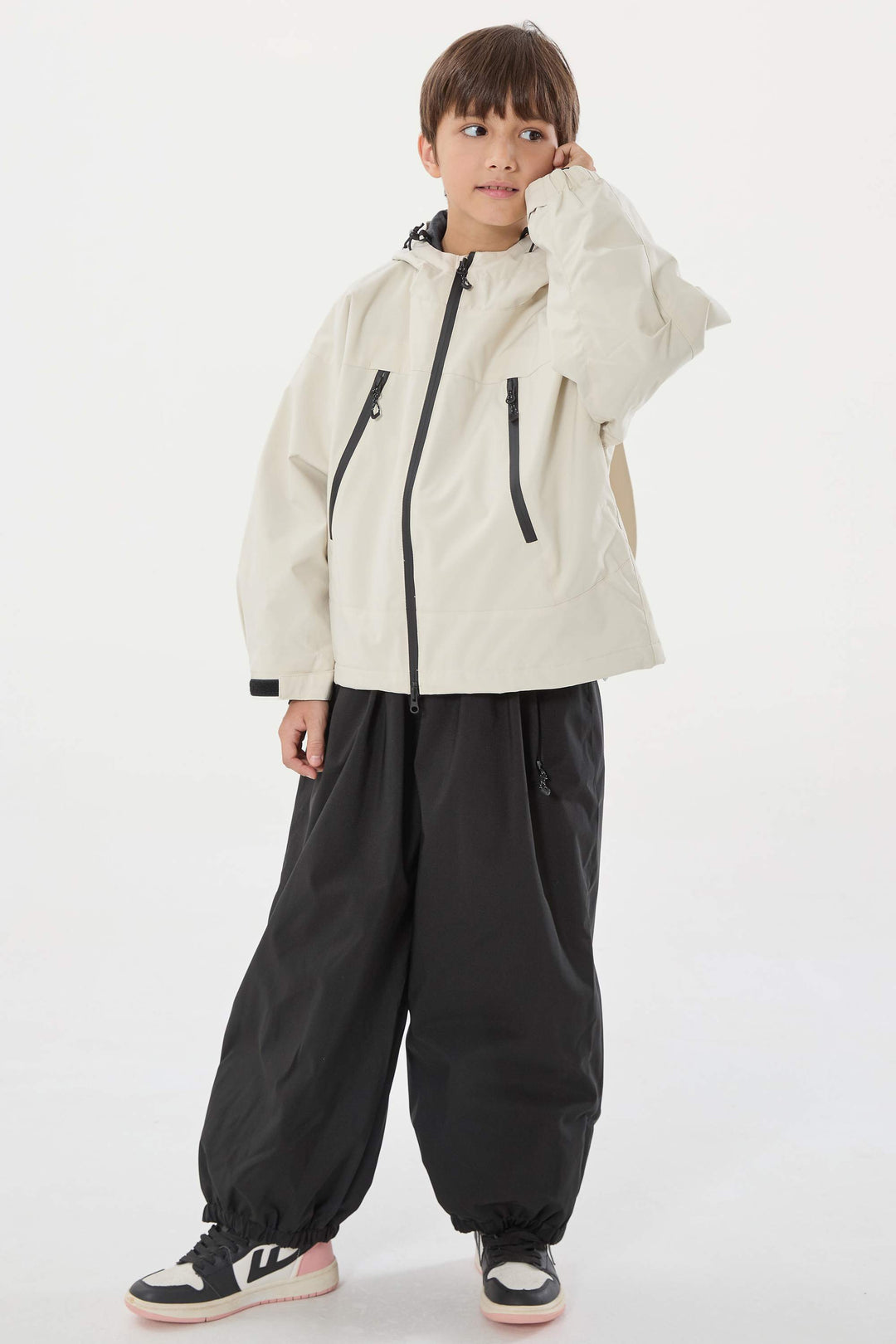 Off-White wasserdichte, isolierte Schneejacke mit abnehmbarer Kapuze und Ohrenklappen für Jungen