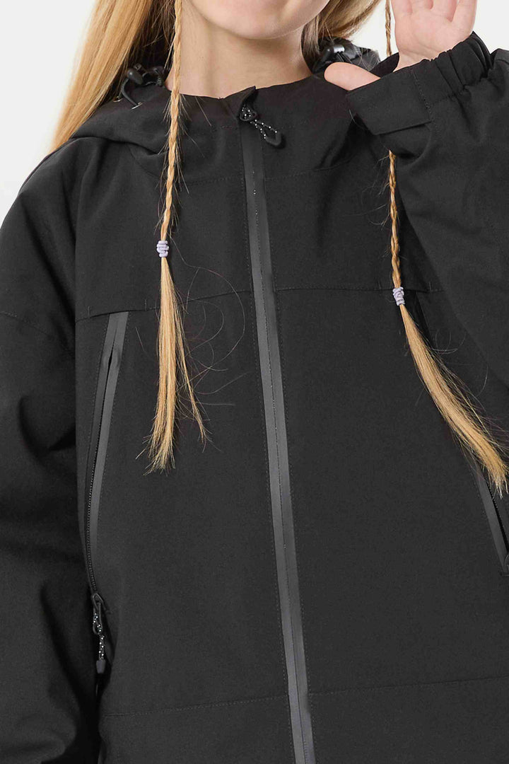 Schwarze, wasserdichte, isolierte Schneejacke mit abnehmbarer Kapuze und Ohrenklappen für Mädchen 