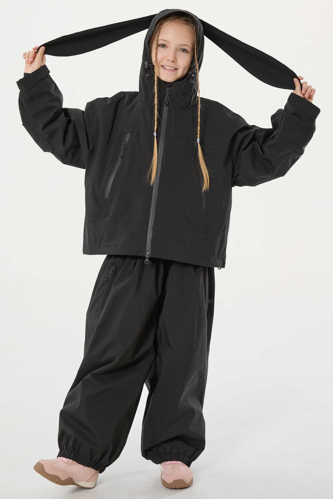 Schwarze, wasserdichte, isolierte Schneejacke mit abnehmbarer Kapuze und Ohrenklappen für Mädchen 