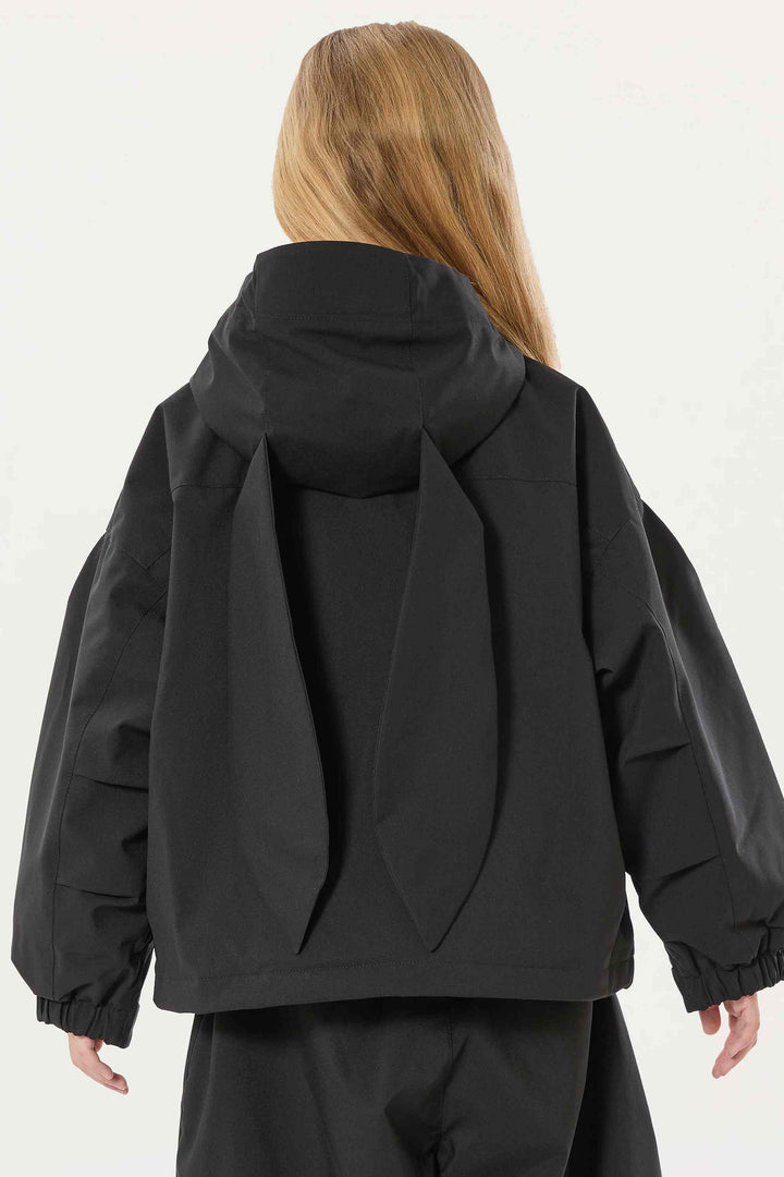 Schwarze, wasserdichte, isolierte Schneejacke mit abnehmbarer Kapuze und Ohrenklappen für Mädchen 