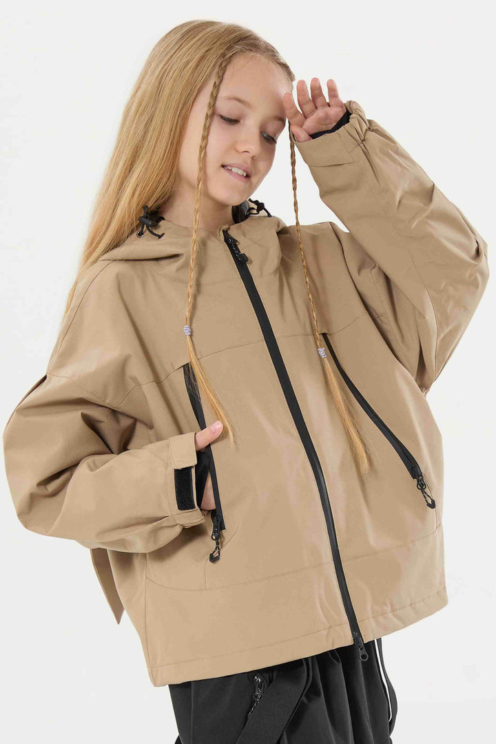 Schwarze, wasserdichte, isolierte Schneejacke mit abnehmbarer Kapuze und Ohrenklappen für Mädchen 