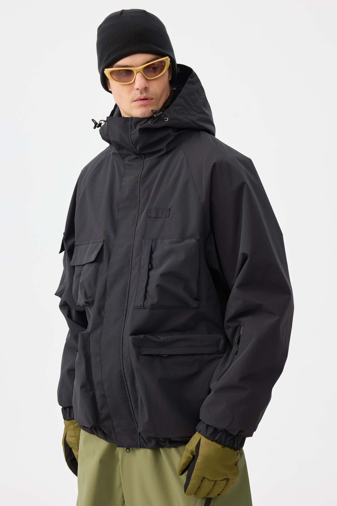 Svart Techwear isolerad snöjacka med flera fickor för män
