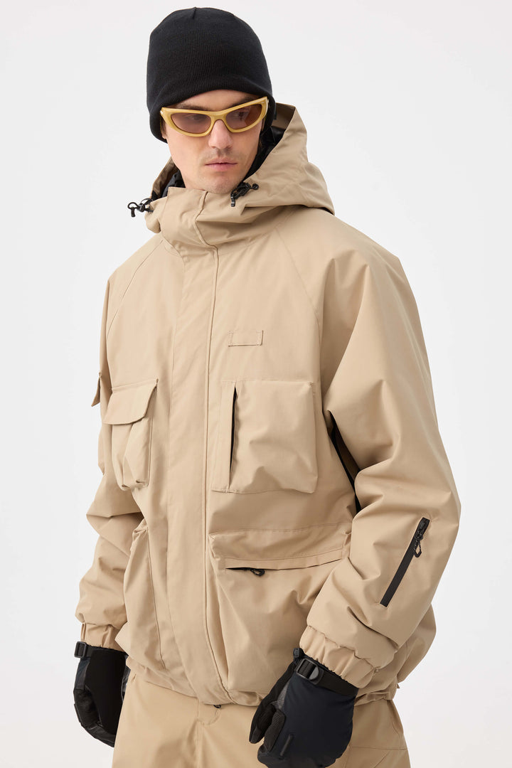 Svart Techwear isolerad snöjacka med flera fickor för män