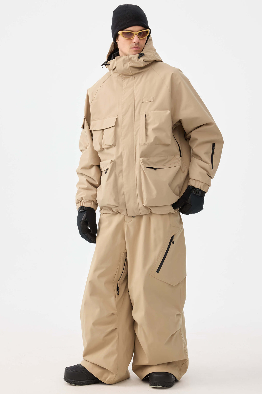 Jaqueta de neve masculina Techwear cáqui com vários bolsos e isolamento térmico.