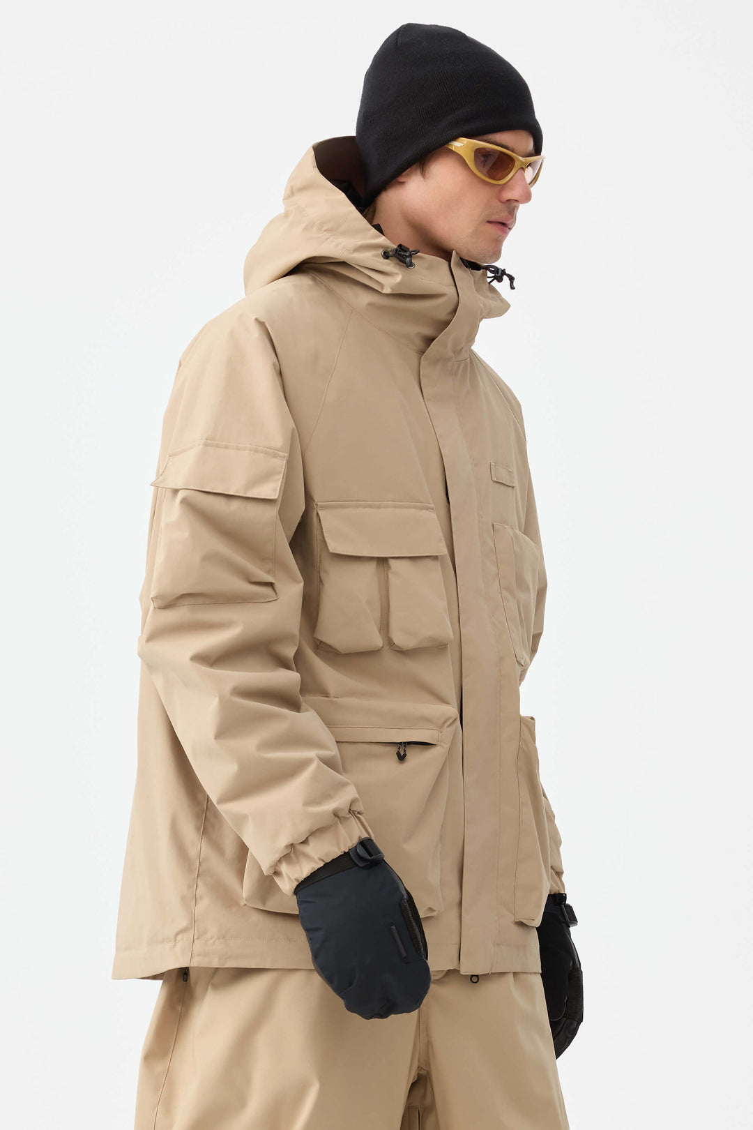 Jaqueta de neve masculina Techwear cáqui com vários bolsos e isolamento térmico.
