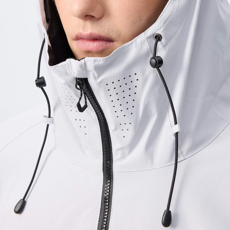 Laser-Cut Collar Ventilation
