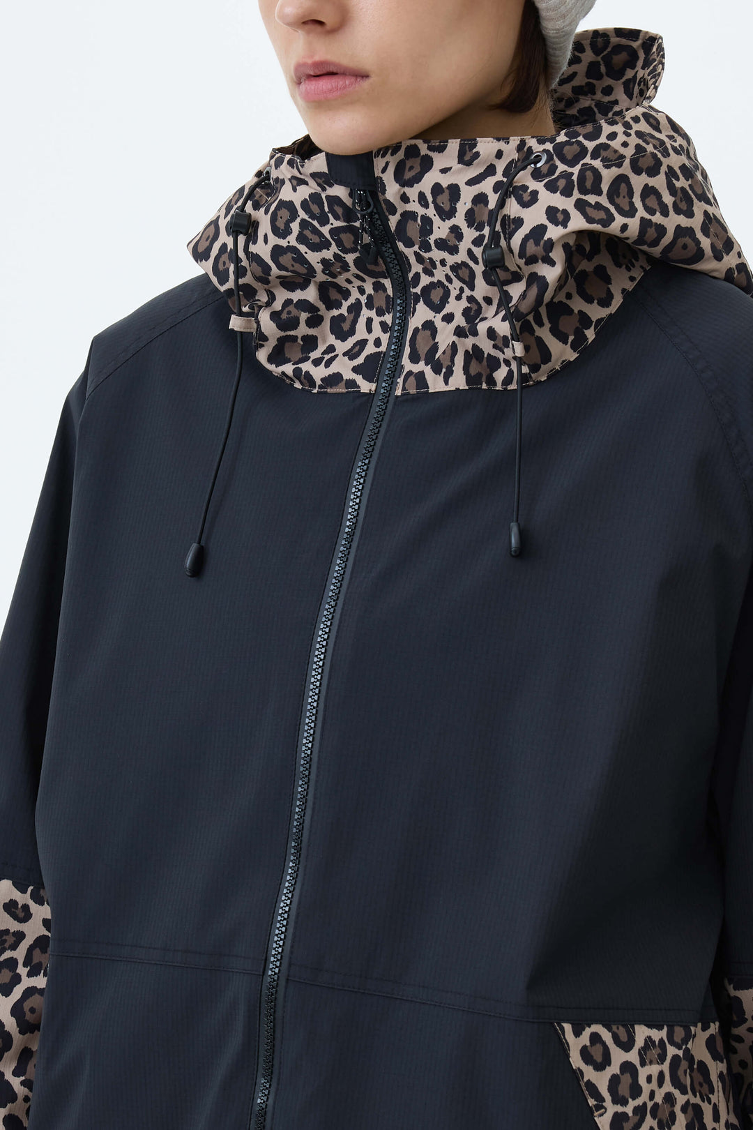 Women's Black & Leopard Contrast-Panel Insulated Snow Jacket