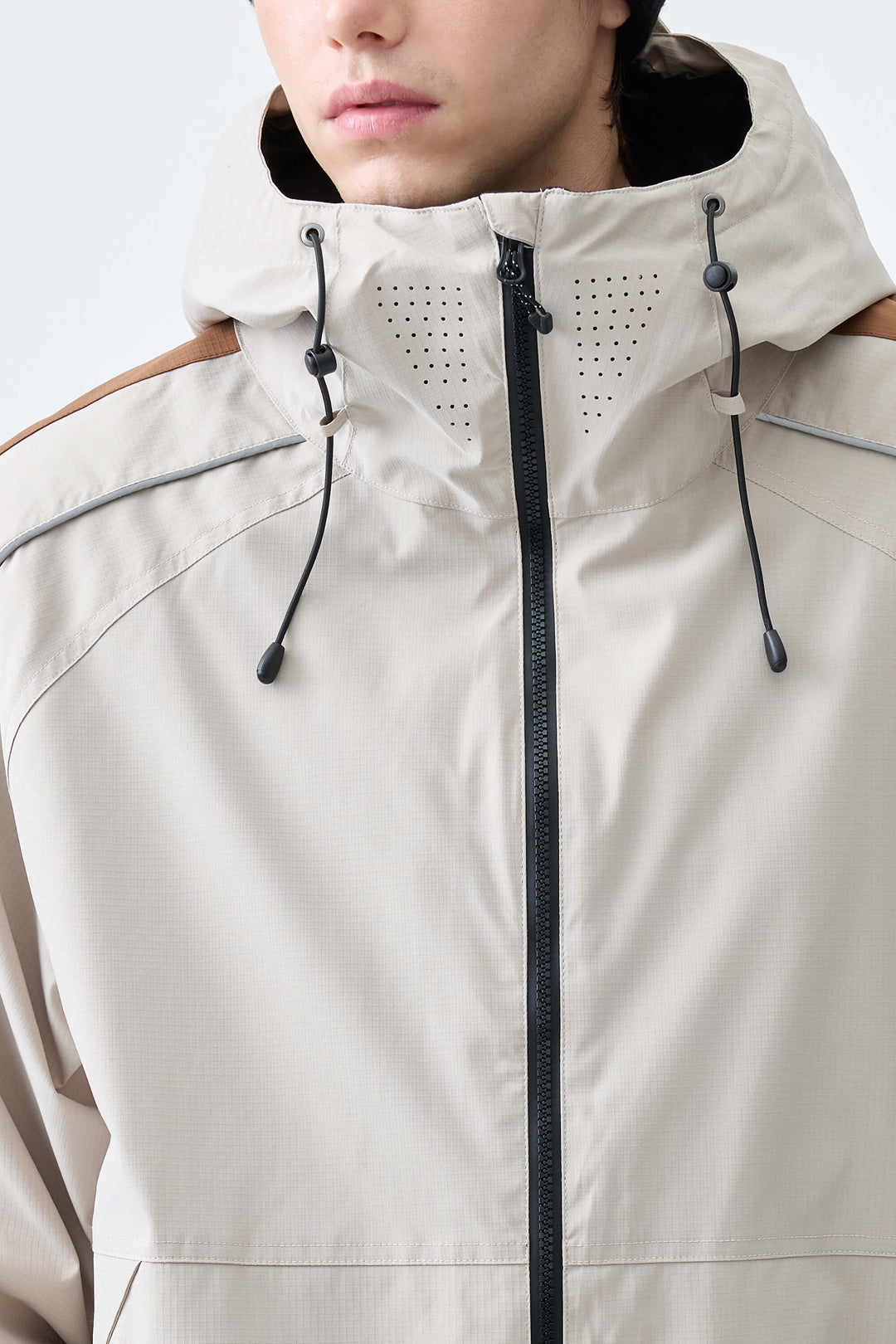 Men's Off White Reflective Contrast-Stripe Insulated Snow Jacket