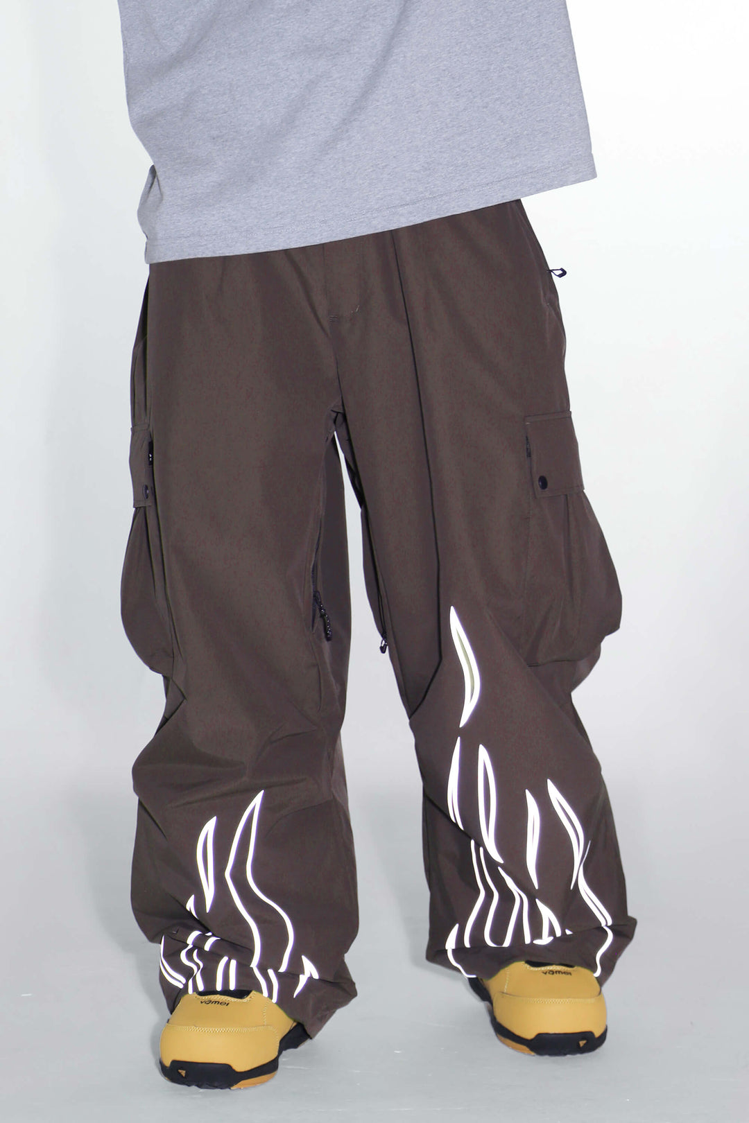 Naisten luonnonvalkoiset heijastavat liekkipussit ja -laskuhousut