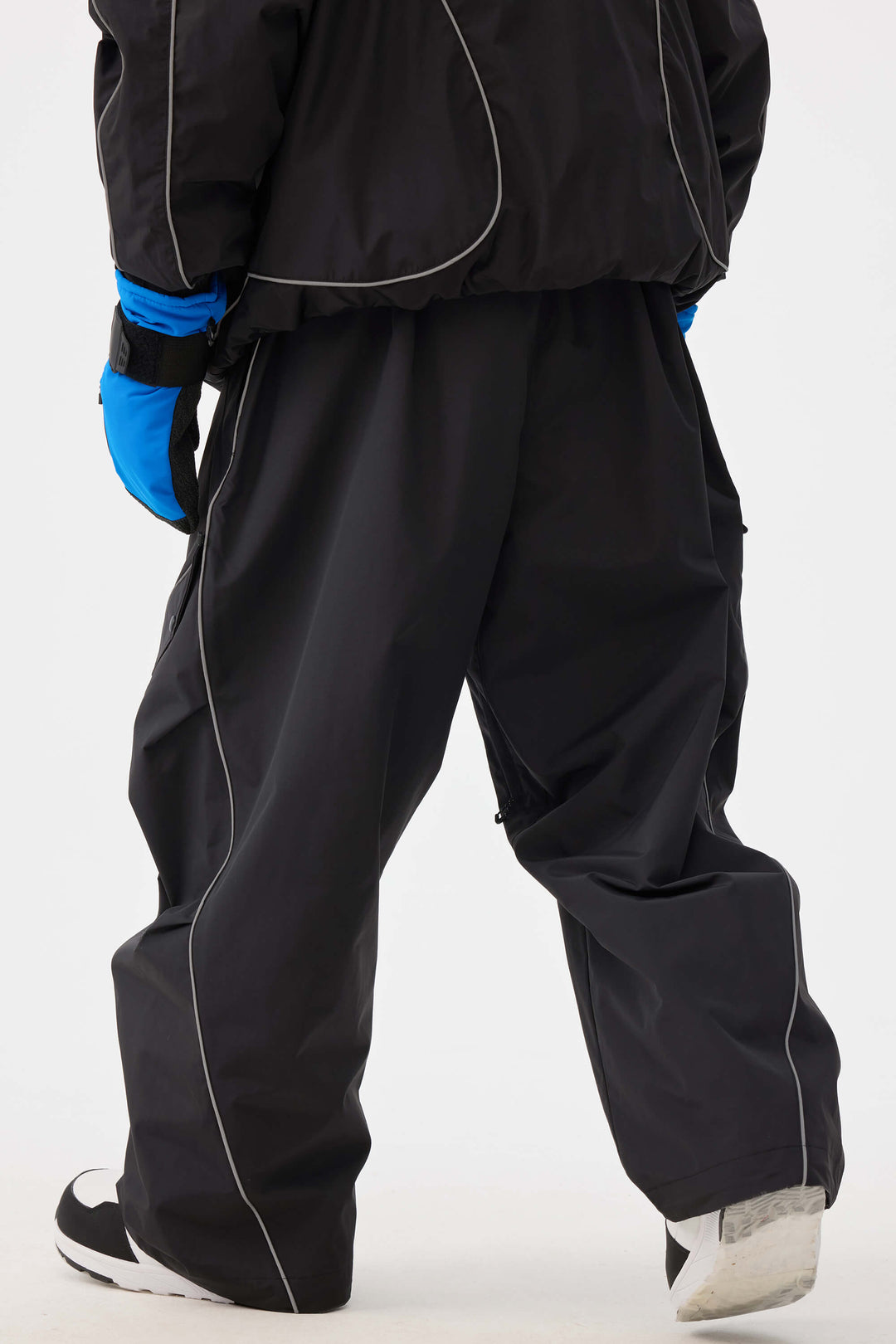 Schwarze Herren-Skihose im Retro-Stil mit reflektierenden Paspeln und Baggy-Schneeschuhmodell 