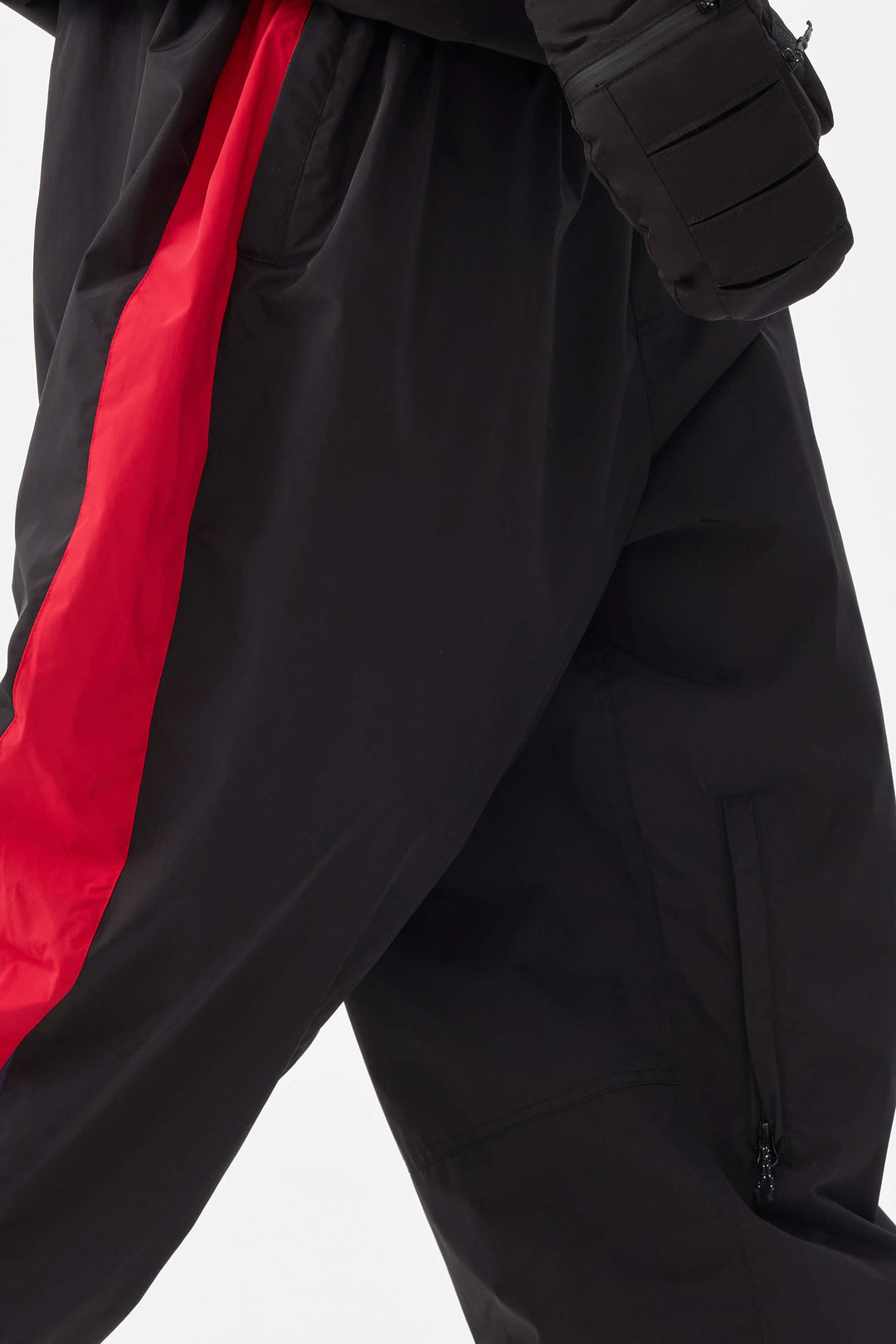 Men's Black & Red Heritage Athletic Colorblock Baggy Snow Pants