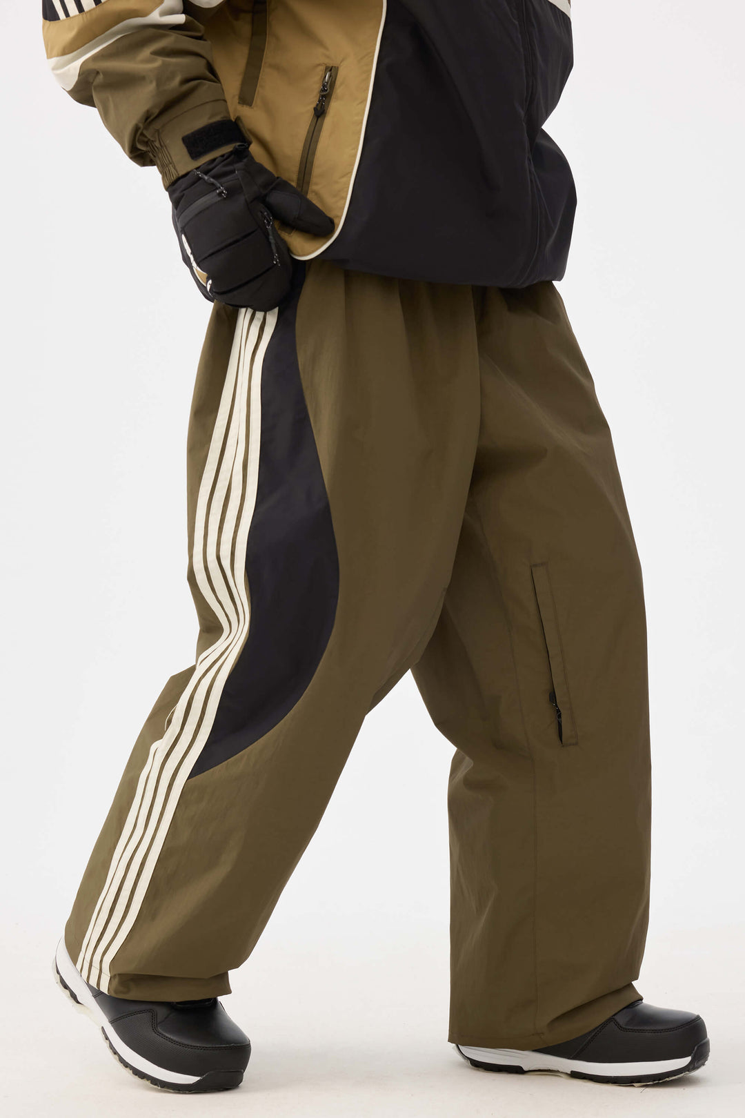 Damen-Schneehose im Retro-Sport-Stil mit Seitenstreifen in Olivgrün 