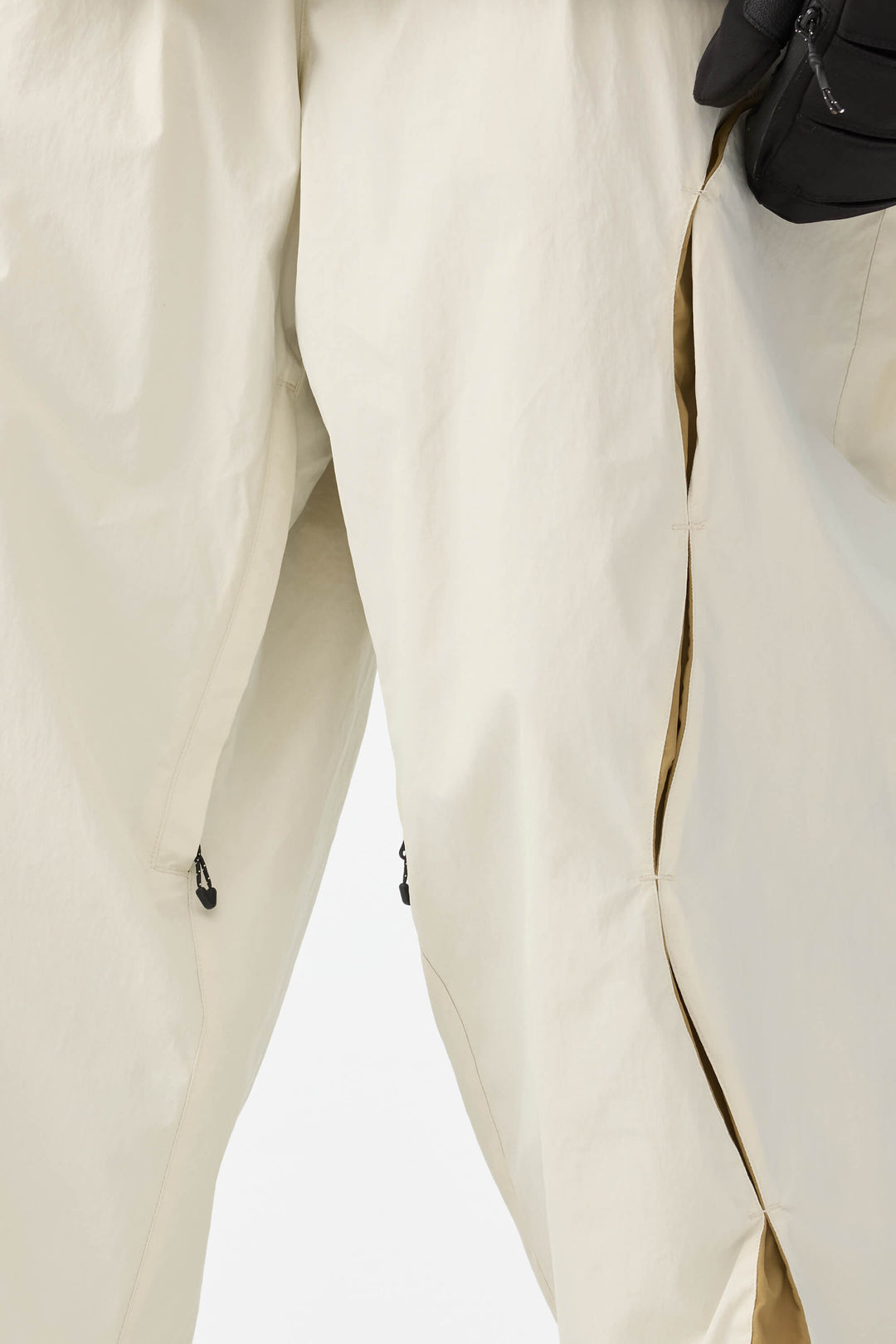 Beige Retro Urban Damen-Schneehose mit Paneelkonstruktion und lockerem Sitz 