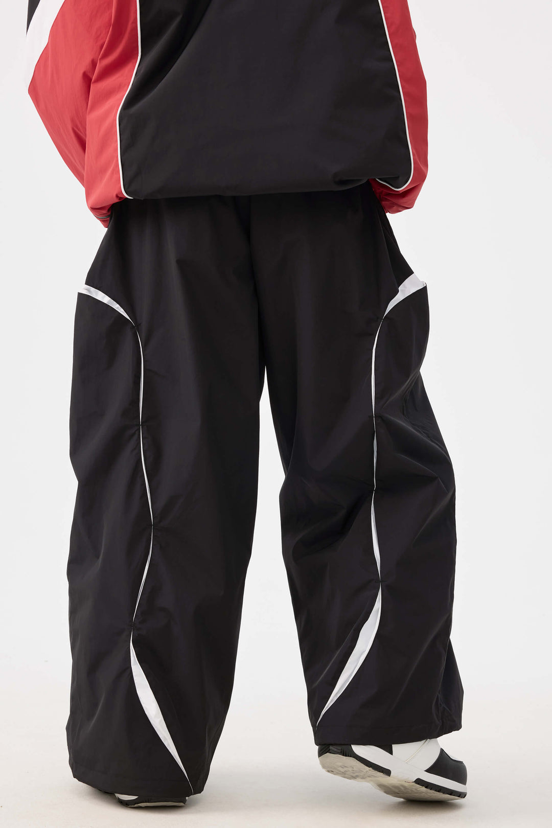 Beige Retro Urban Damen-Schneehose mit Paneelkonstruktion und lockerem Sitz 