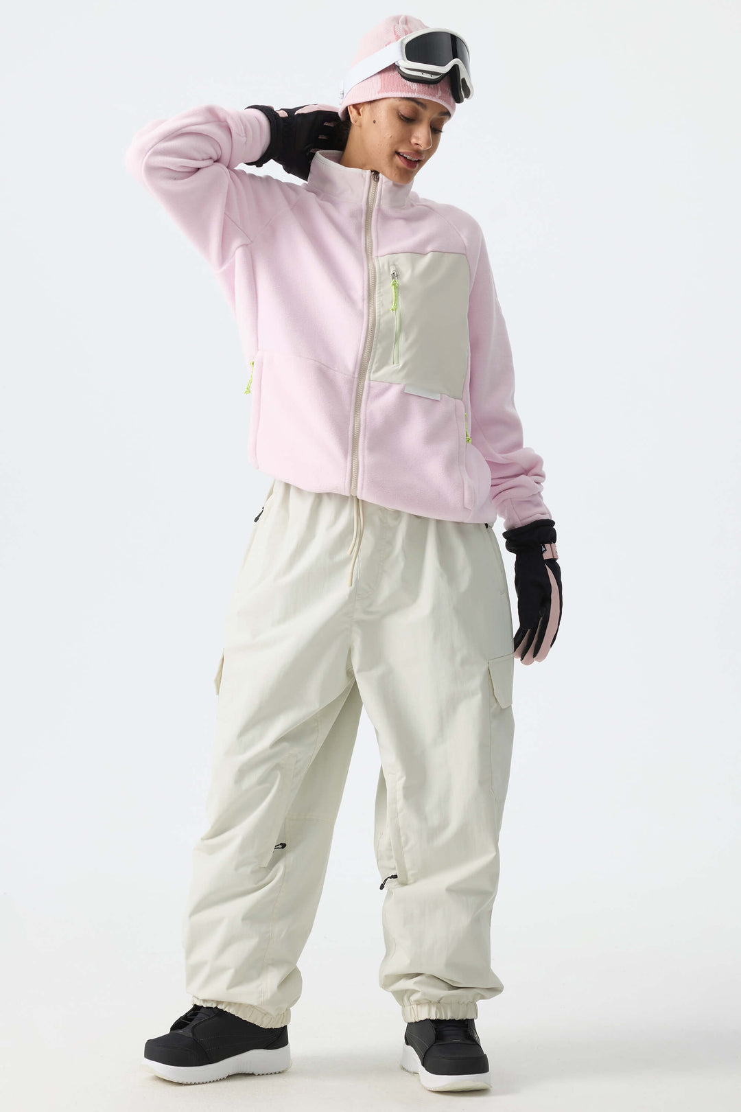 Calça de neve feminina Off White, modelo Sport Utility, com bolsos cargo ocultos e modelagem folgada.