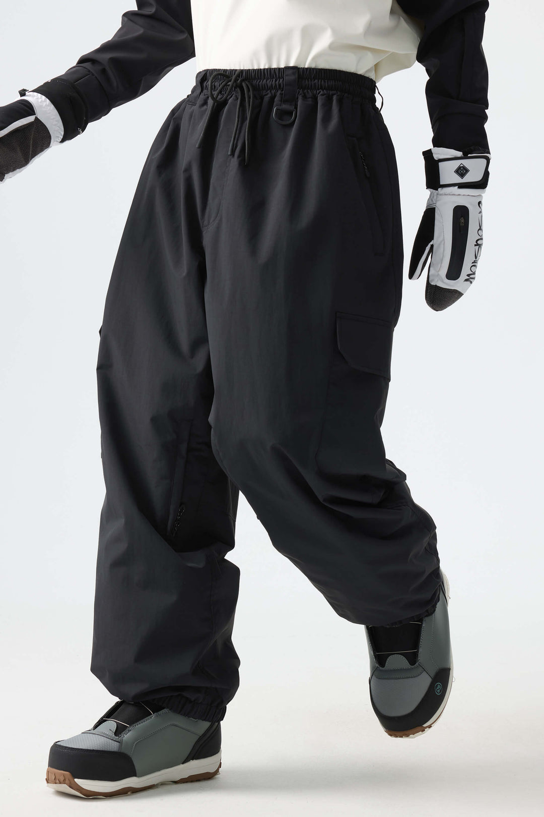 Men's Black Sleek Sport Utility Hidden Cargo Pockets Baggy Snow Pants