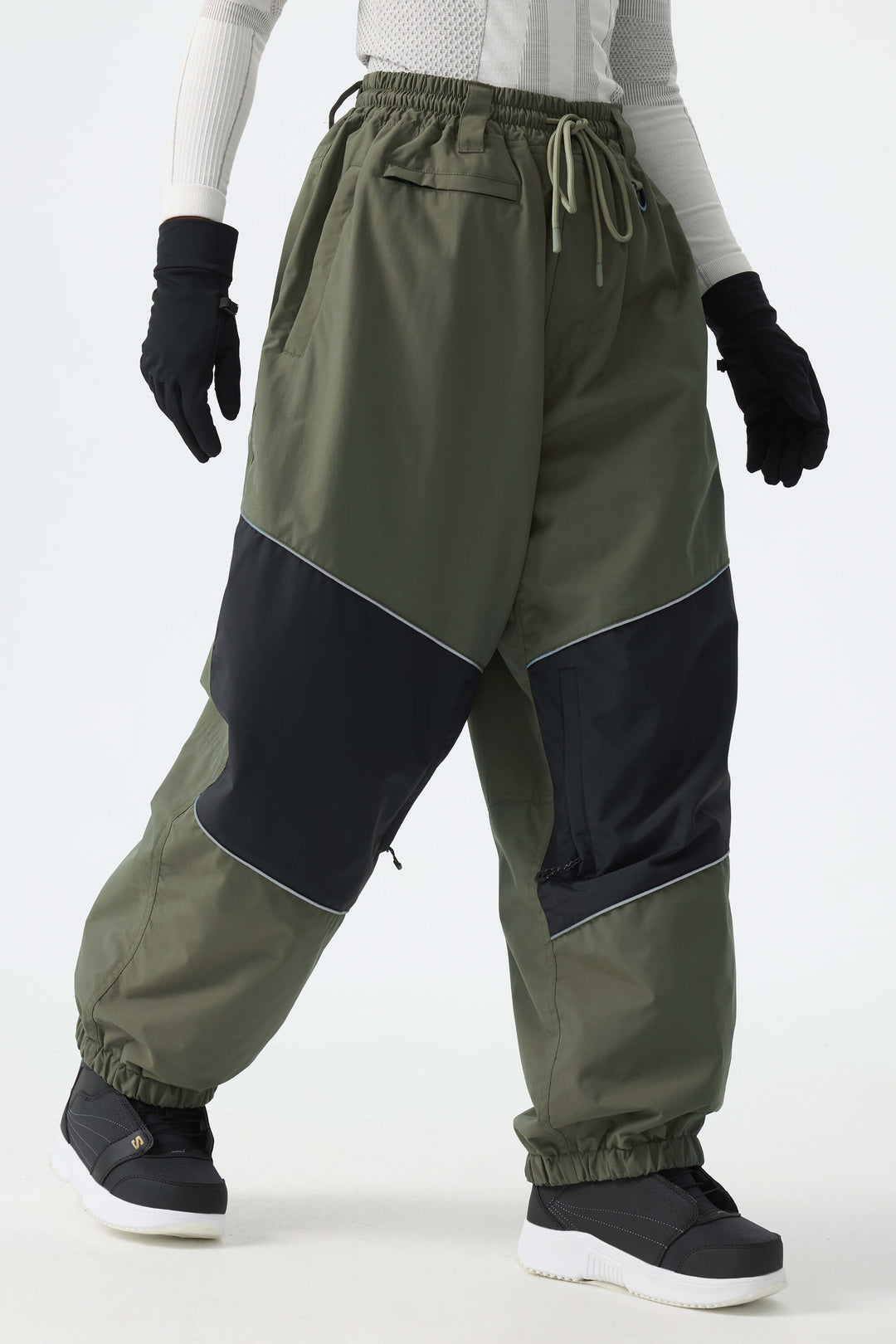 Calça de neve feminina preta, folgada e com detalhes refletivos