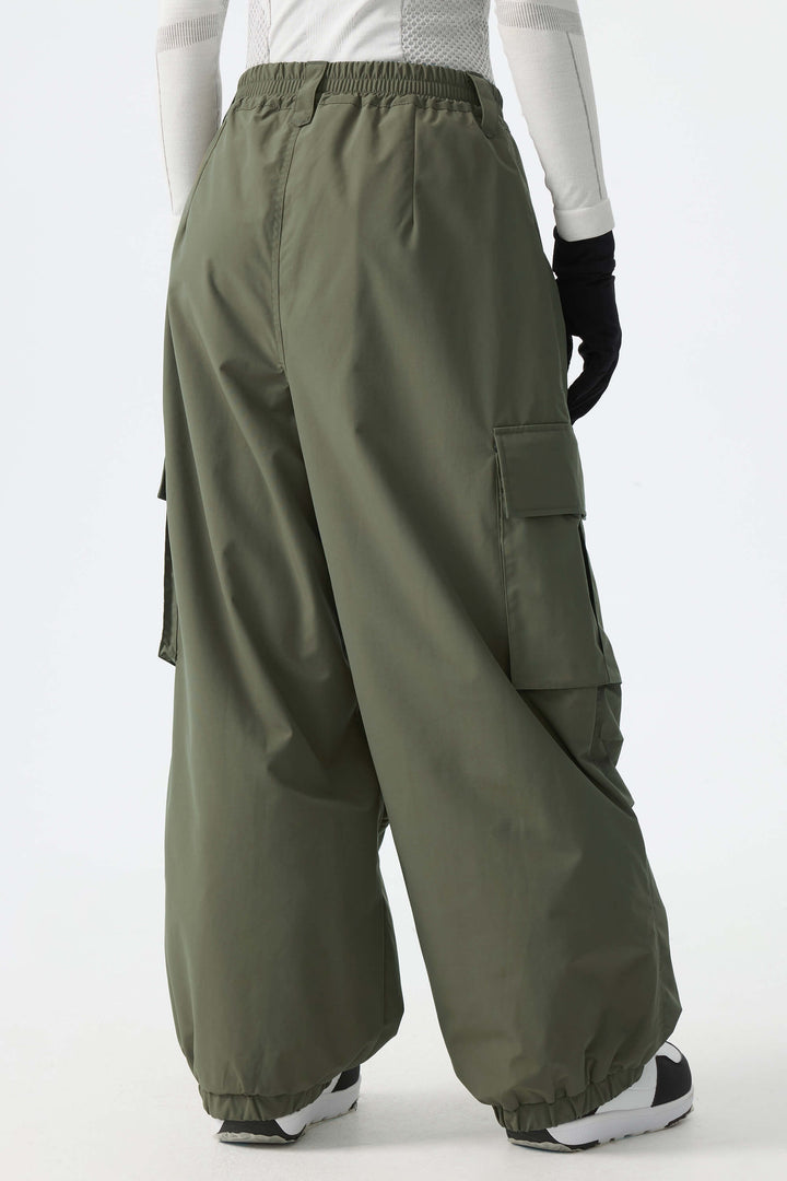 Calça de neve folgada feminina verde militar com detalhe de zíper contrastante
