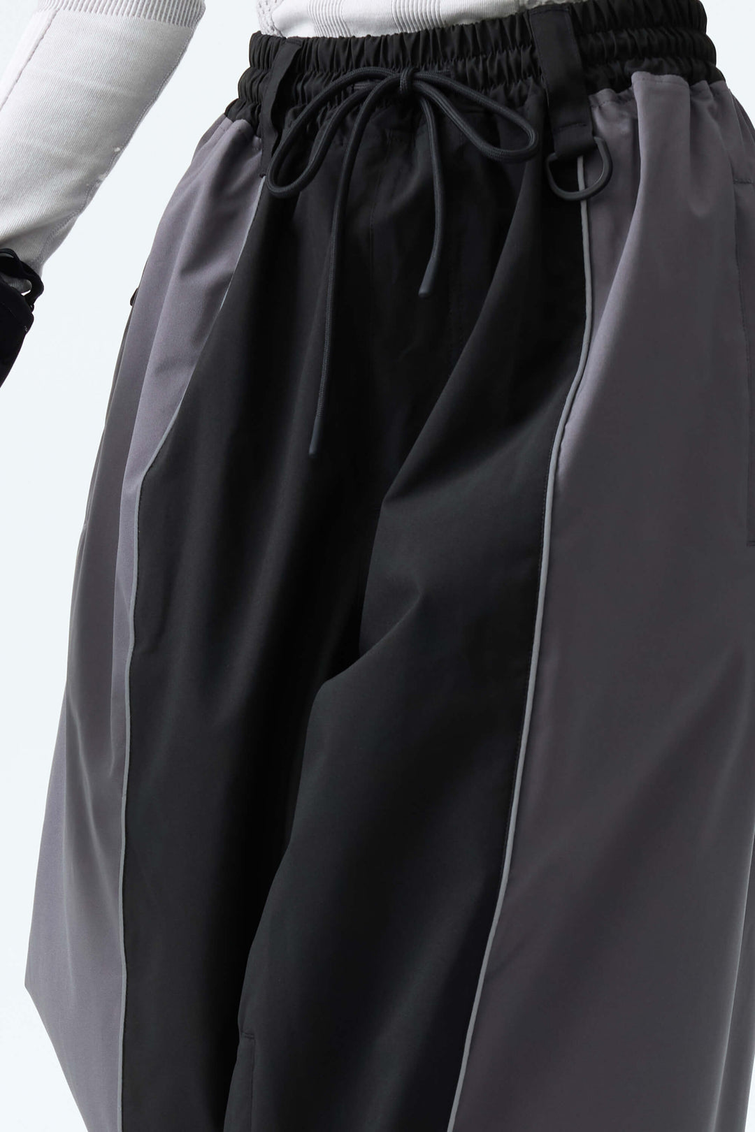 Women's Color Block Black & Gray Baggy Reflective Piping Snow Pants