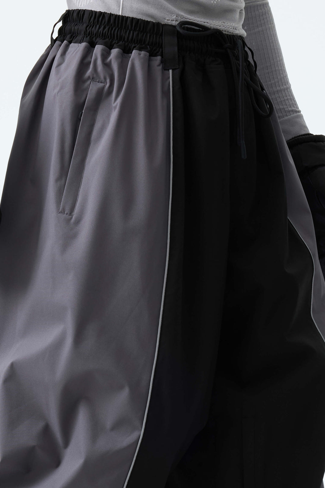 Men's Color Block Black & Gray Baggy Reflective Piping Snow Pants