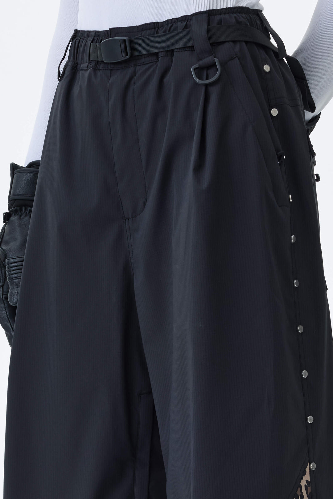 Women's Black & Leopard Contrast-Panel Baggy Snow Pants