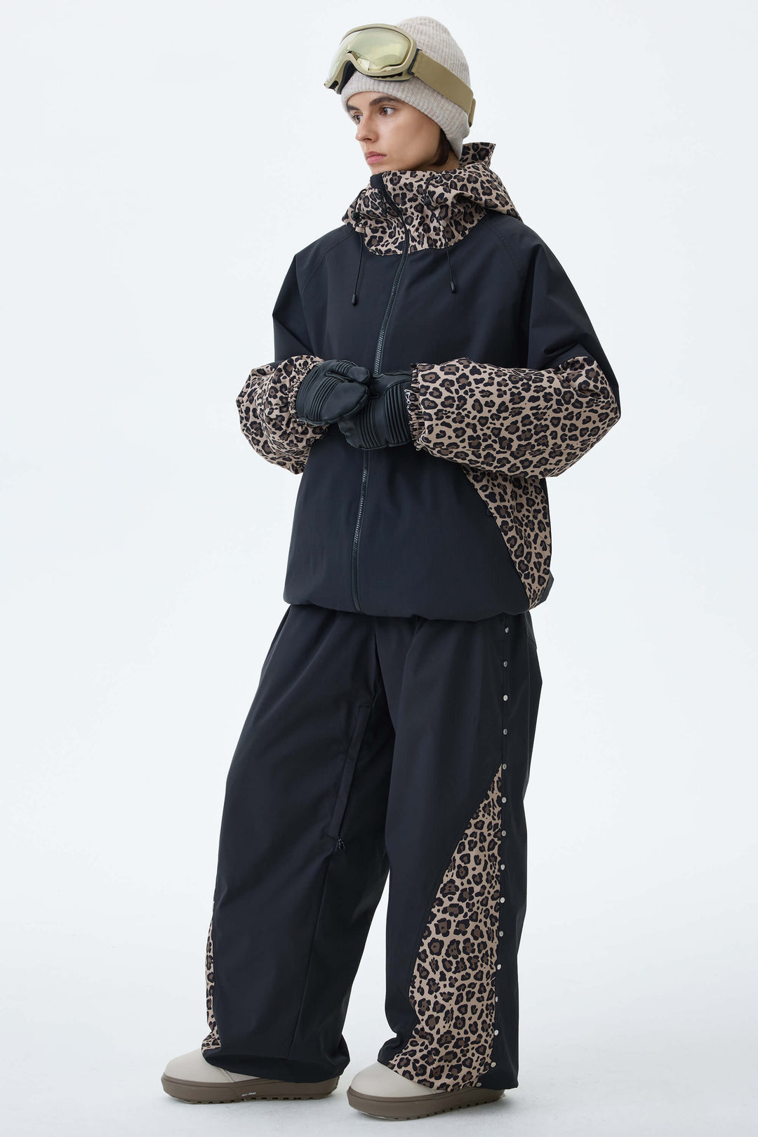 Women's Black & Leopard Contrast-Panel Baggy Snow Pants