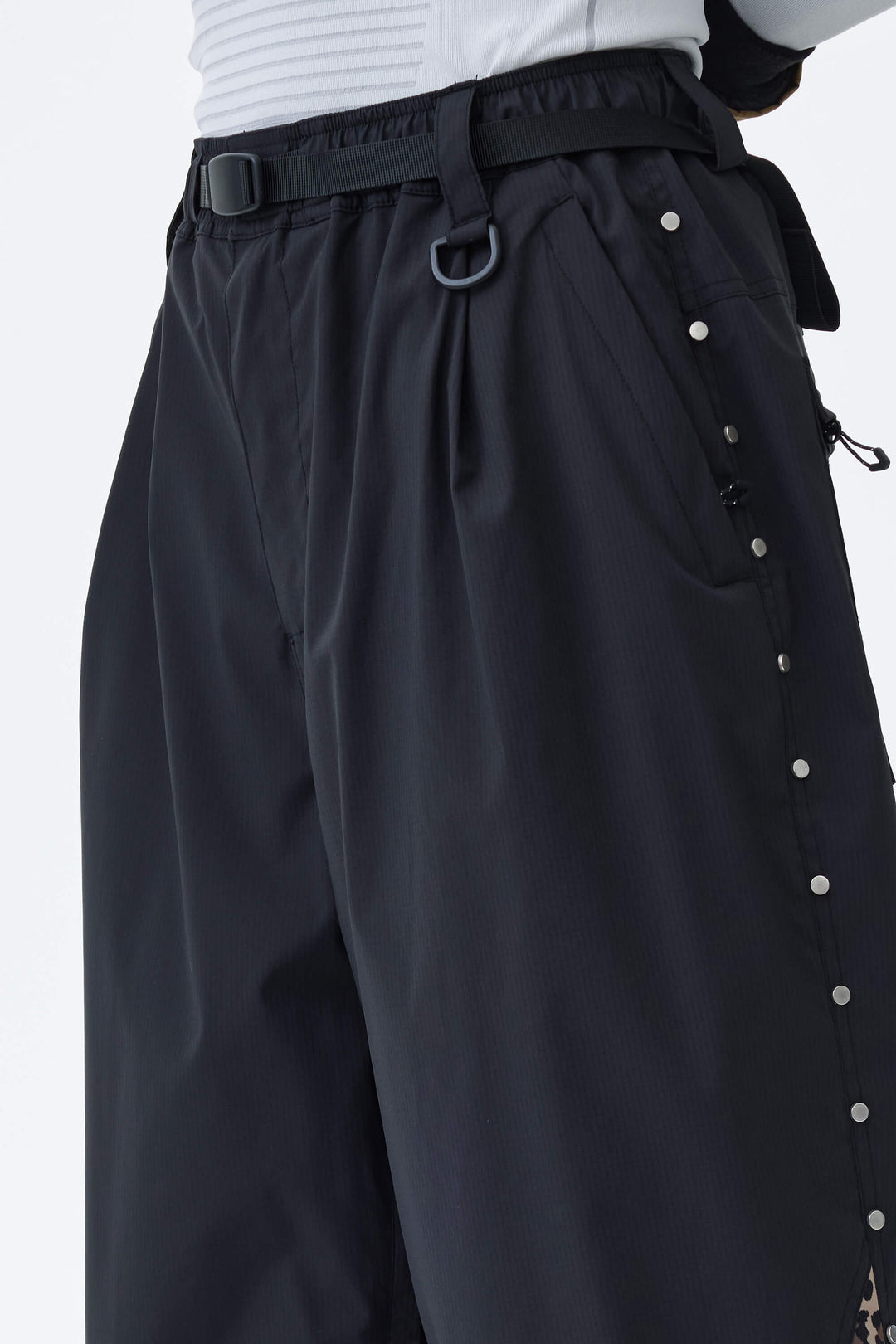 Men's Black & Leopard Contrast-Panel Baggy Snow Pants