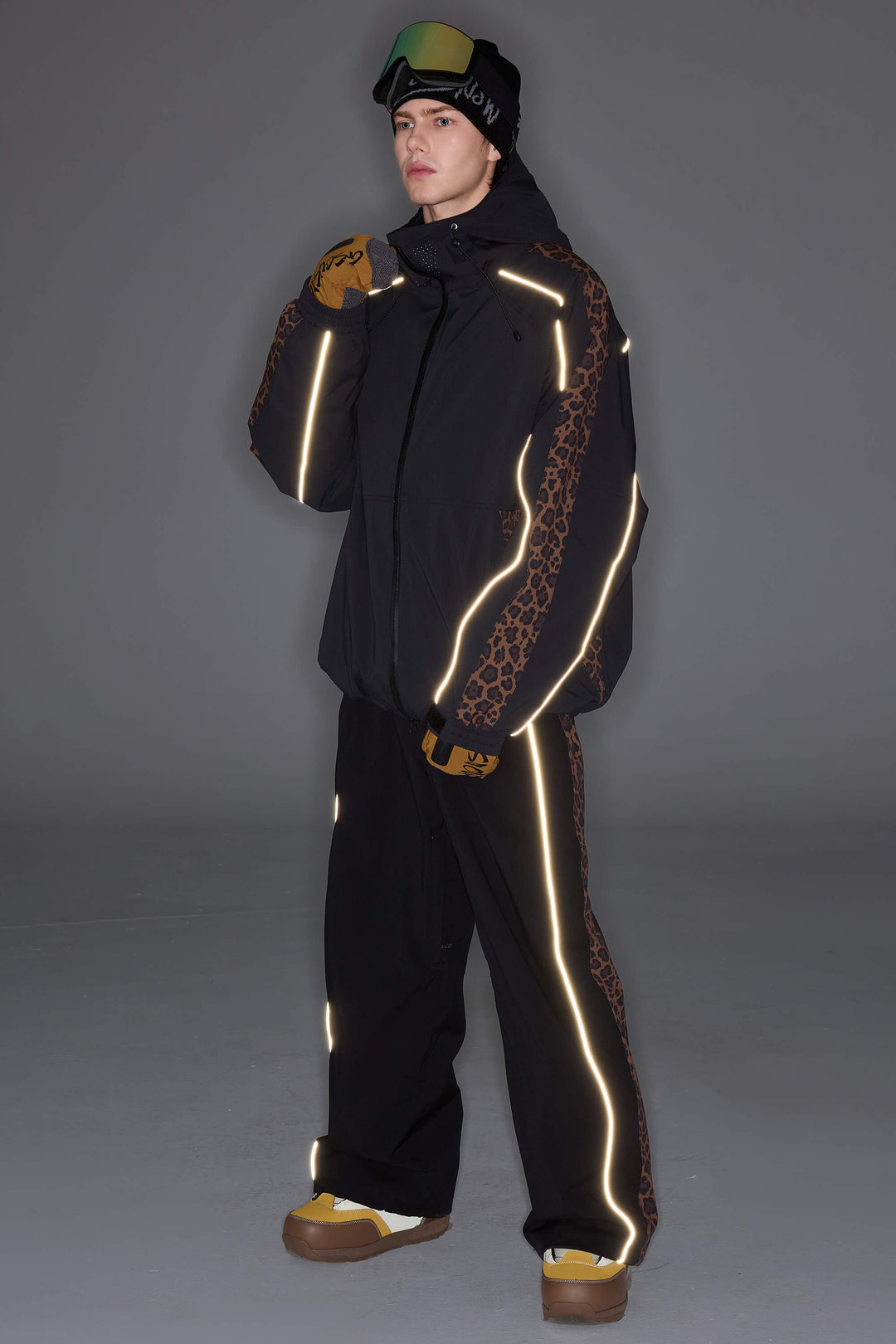 Men's Black & Brown Leopard Reflective Contrast-Stripe Baggy Snow Pants