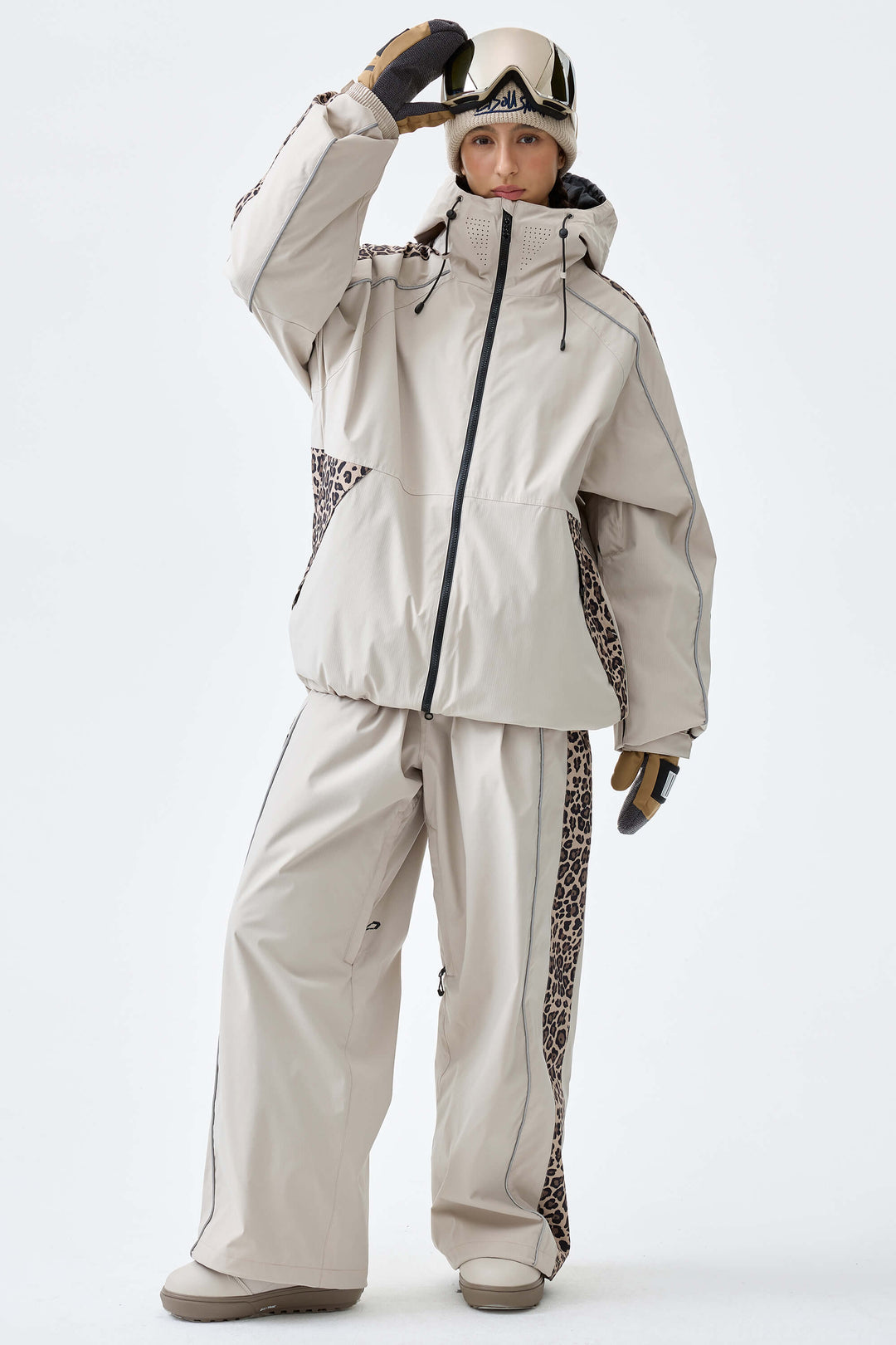 Women's Off White & Leopard Reflective Contrast-Stripe Baggy Snow Pants