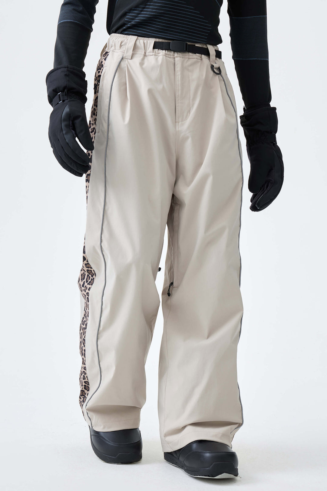 Men's Off White & Brown Reflective Contrast-Stripe Baggy Snow Pants