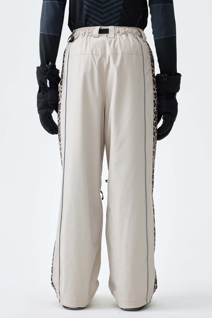 Men's Off White & Leopard Reflective Contrast-Stripe Baggy Snow Pants