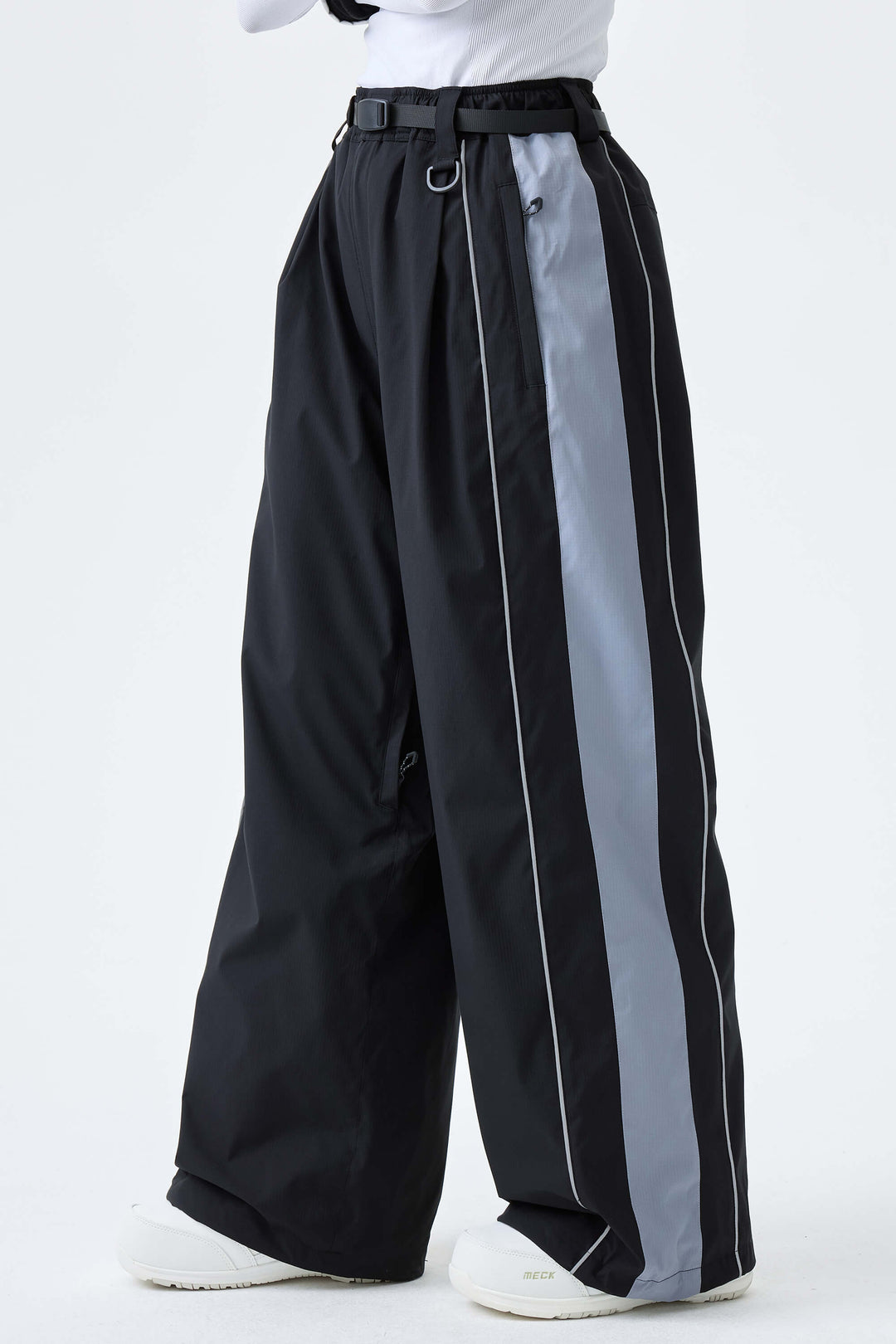 Women's Black & Blue Gray Reflective Contrast-Stripe Baggy Snow Pants