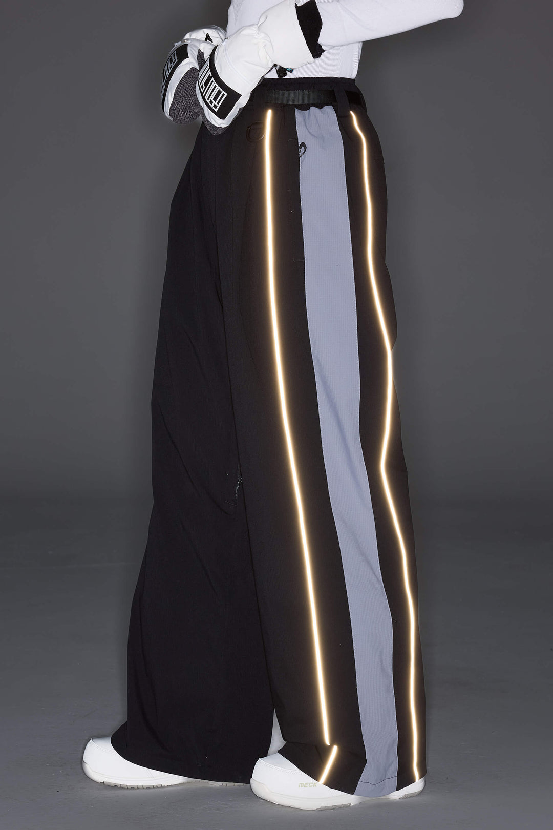 Men's Black & Blue Gray Reflective Contrast-Stripe Baggy Snow Pants