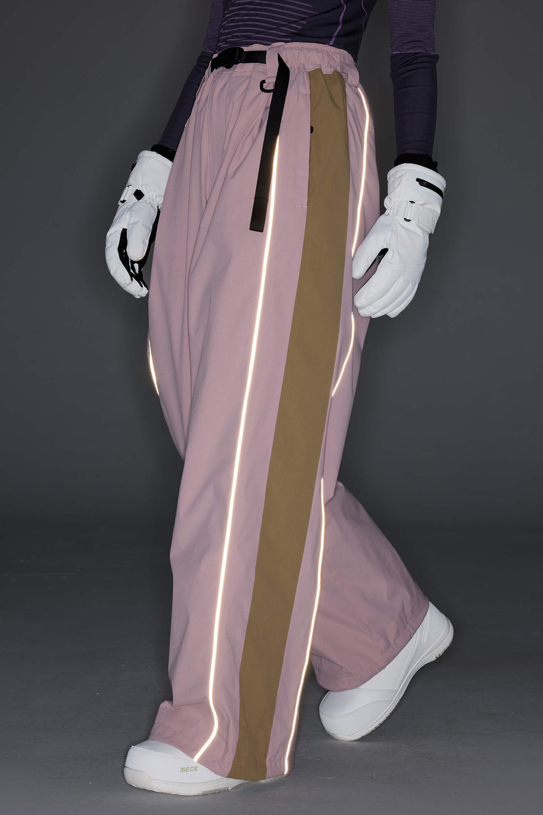 Women's Light Gray Reflective Contrast-Stripe Baggy Snow Pants