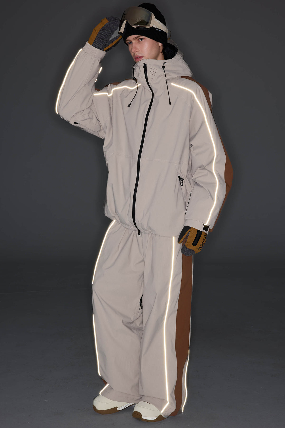 Women's Off White & Brown Reflective Contrast-Stripe Baggy Snow Pants