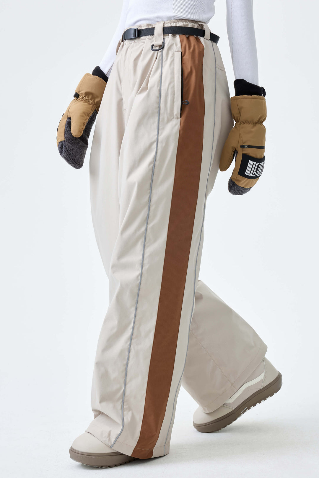 Women's Off White & Brown Reflective Contrast-Stripe Baggy Snow Pants