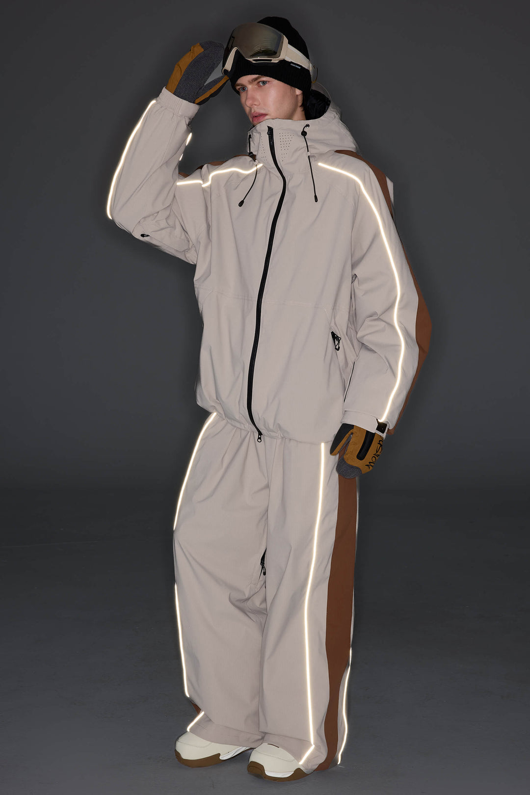 Men's Off White & Brown Reflective Contrast-Stripe Baggy Snow Pants