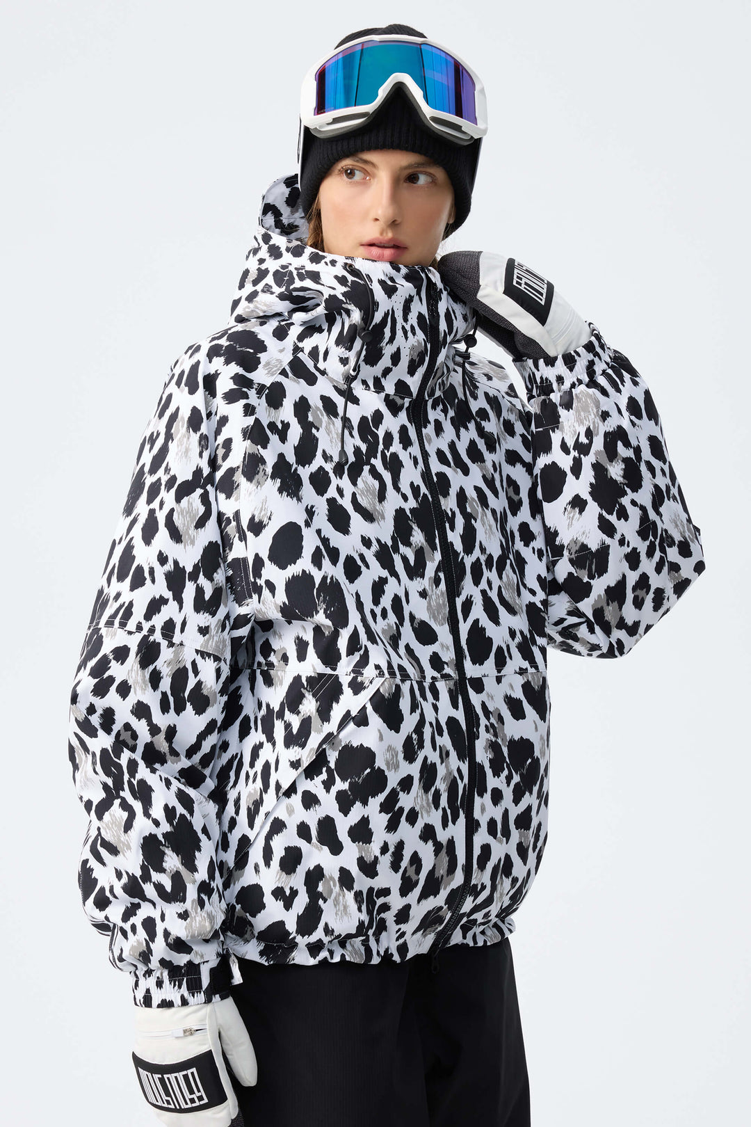 Women's Black Recycled Minimalist Insulated Snow Jacket