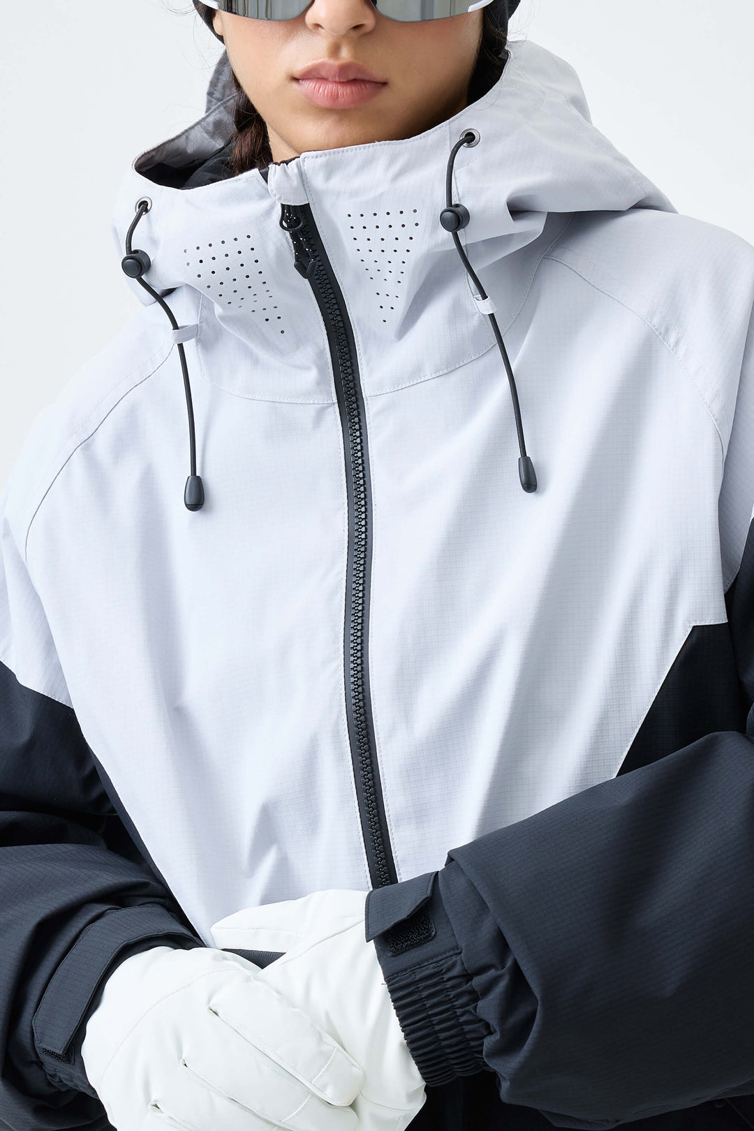 Women's Light Grey & Black V-Panel Colorblock Insulated Snow Jacket