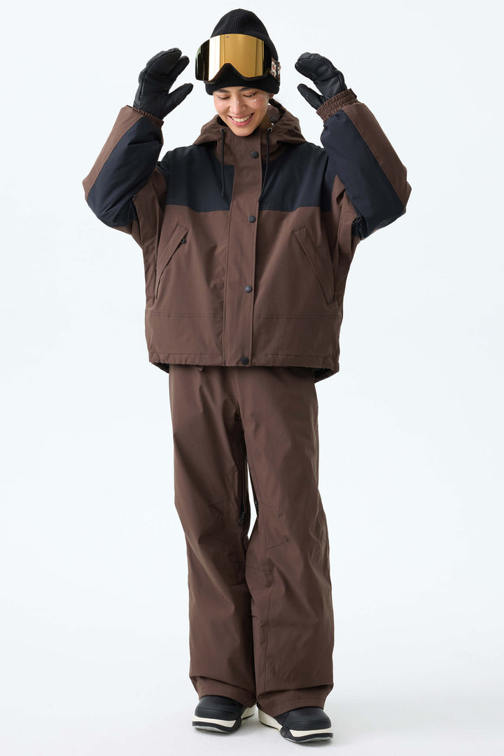 Women's Oat Milk & Black Contrast-Yoke Insulated Snowboard Jackets