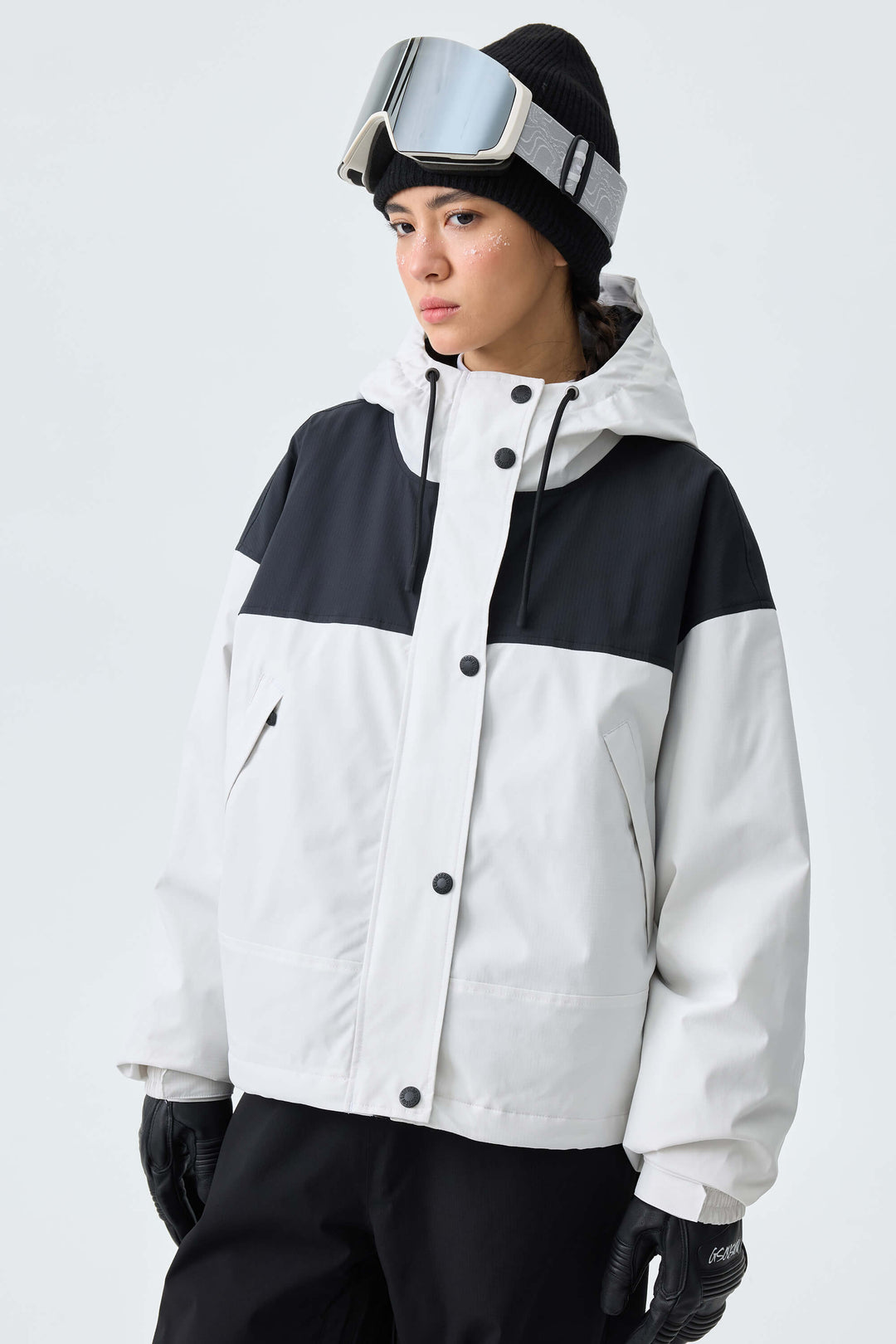 Women's White & Black Contrast-Yoke Insulated Snowboard Jackets